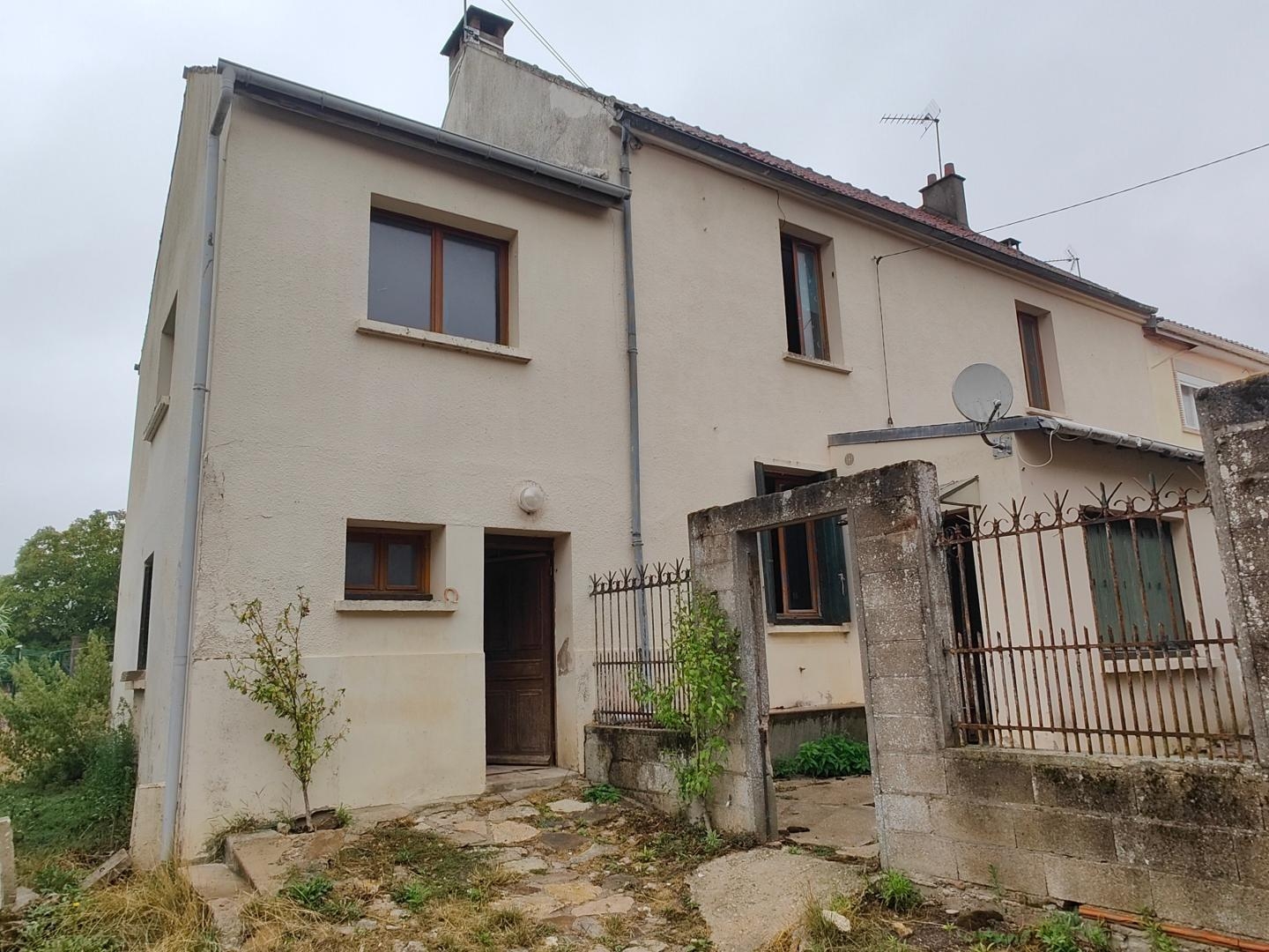 Maison familiale de 140 m² dépendances et jardin
