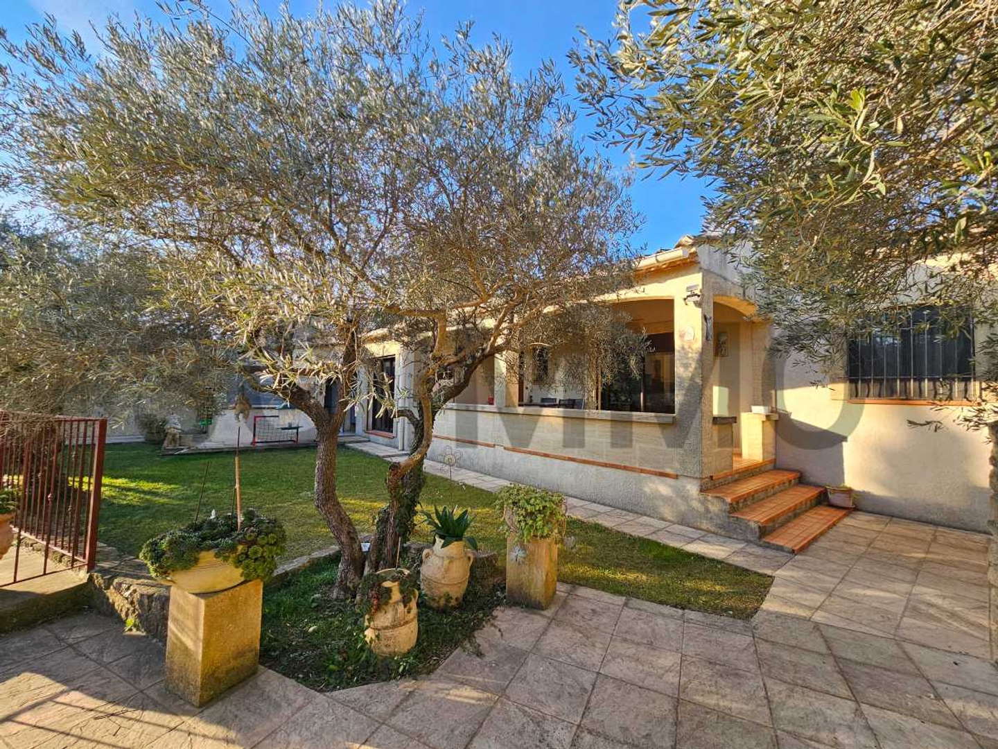 Maison à vendre - 4 pièces - 147m2 - Castillon-Du-Gard (30210)