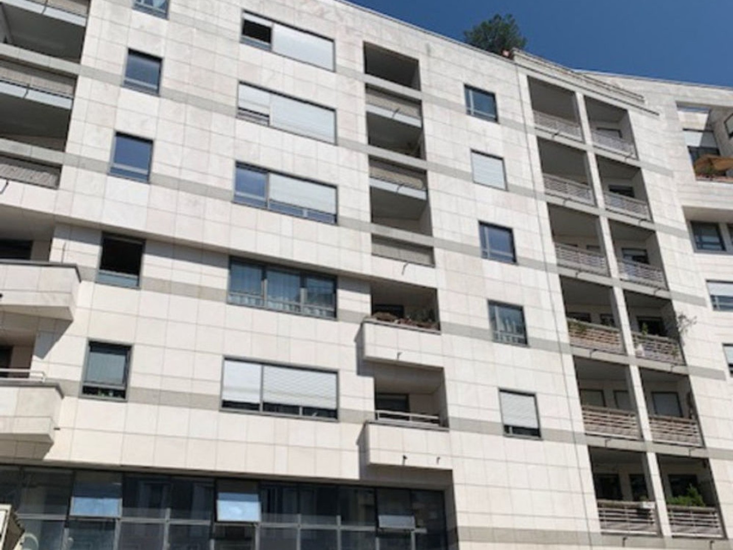 Murs occupés de 61,75 m2 PARIS 20EME ARRONDISSEMENT (75)