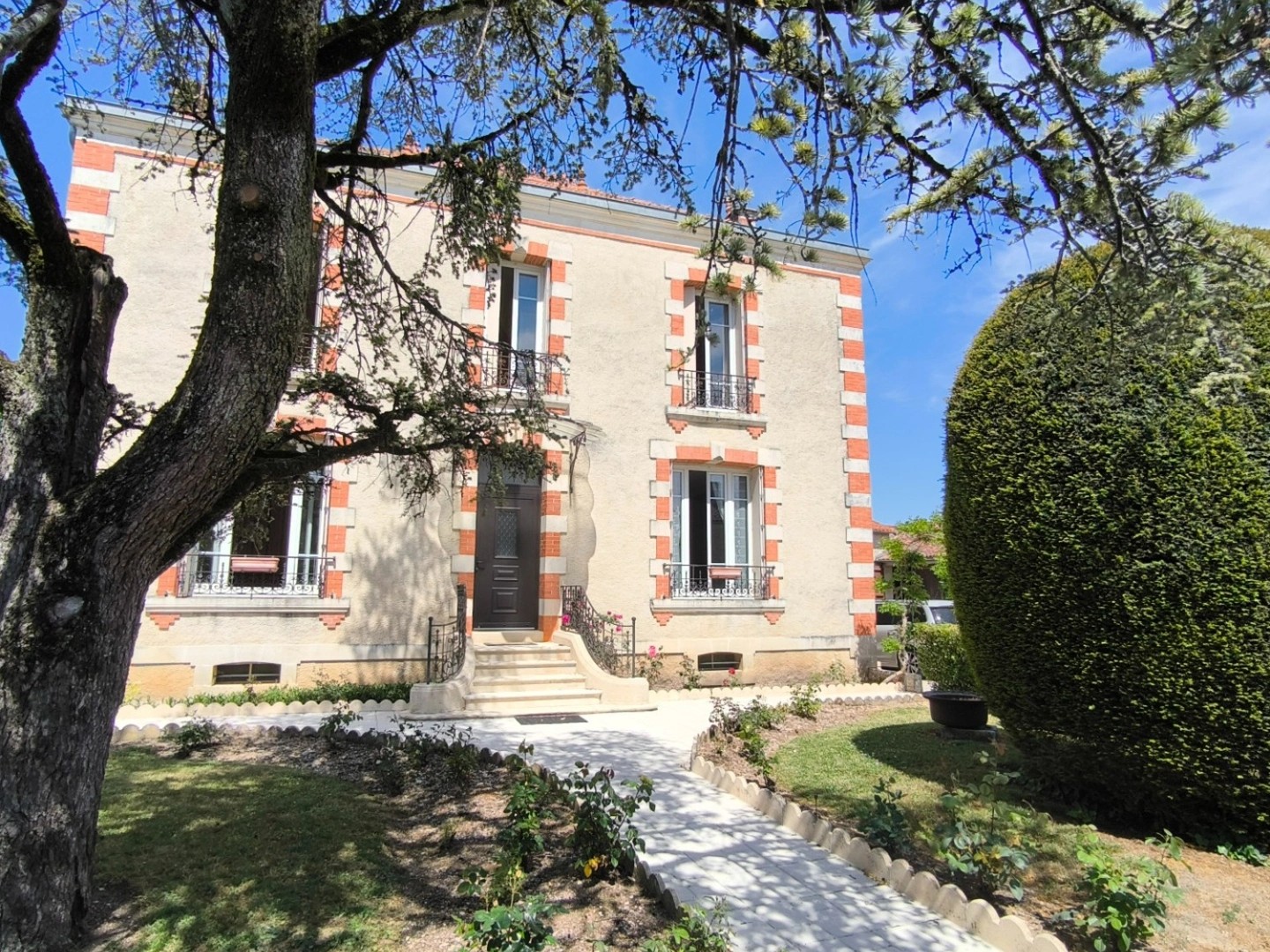 Propriété 6 pièces 146 m²