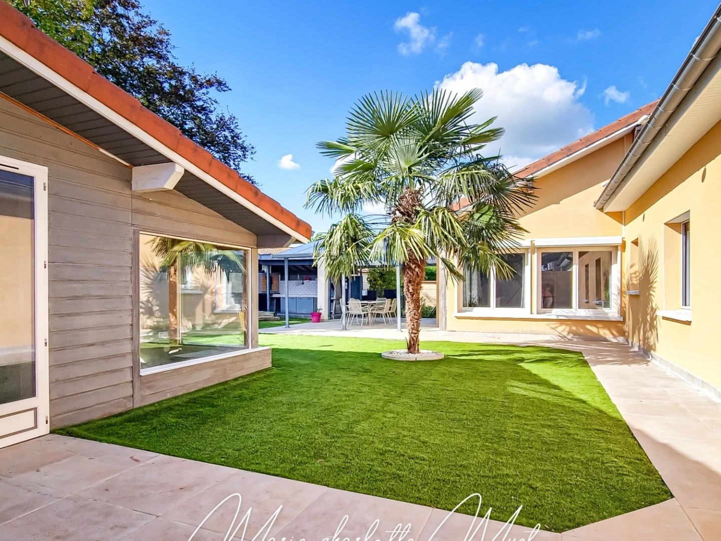 Maison 6 pièces 220 m²