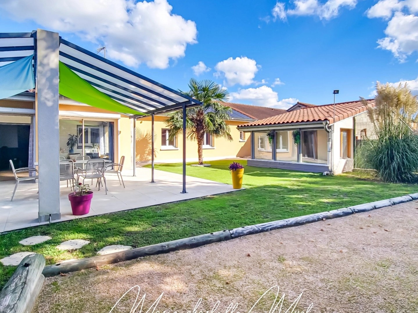 Maison à vendre - 6 pièces - 220m2 - Chevroux (01190)