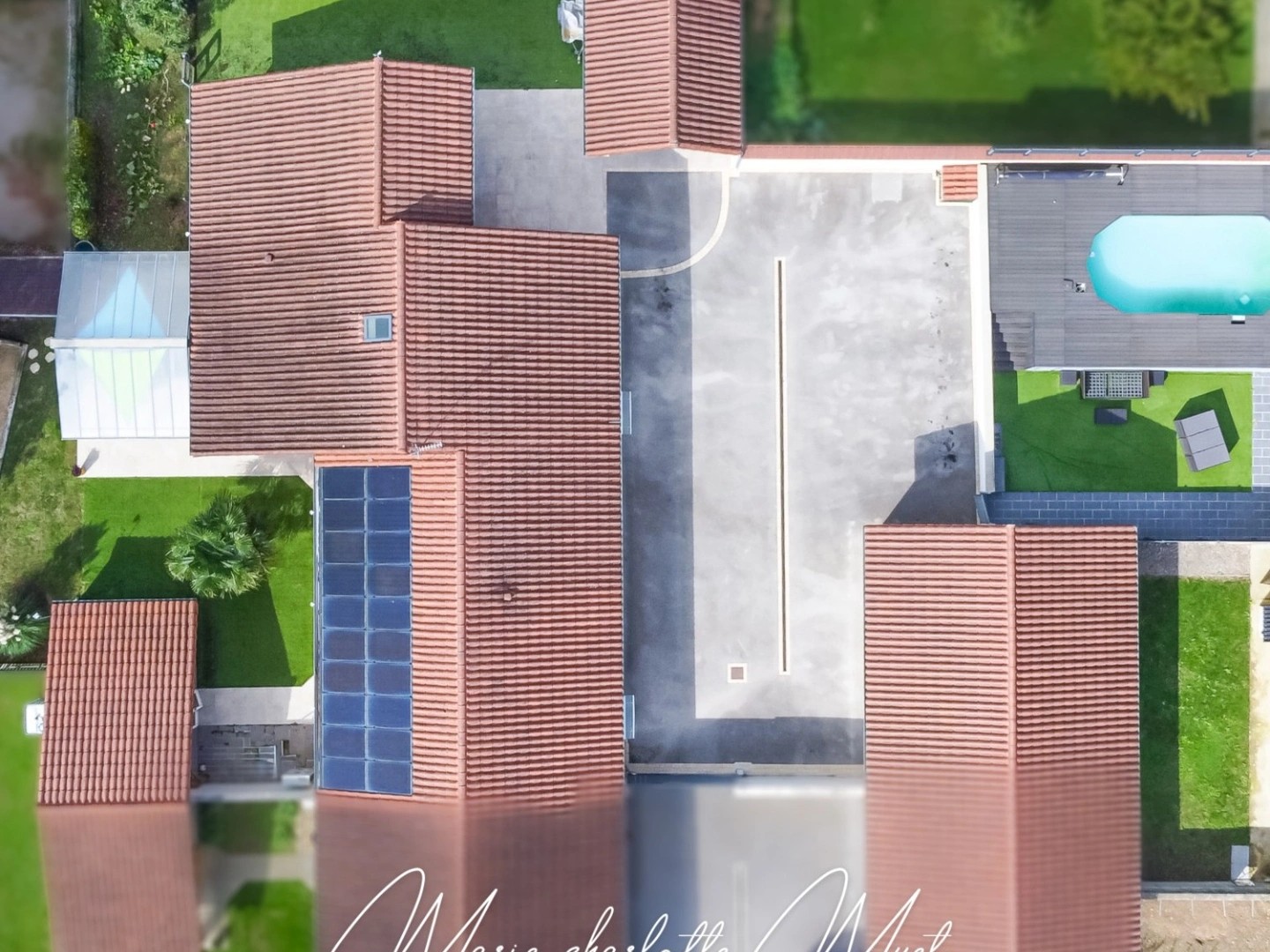 Maison à vendre - 6 pièces - 220m2 - Chevroux (01190)