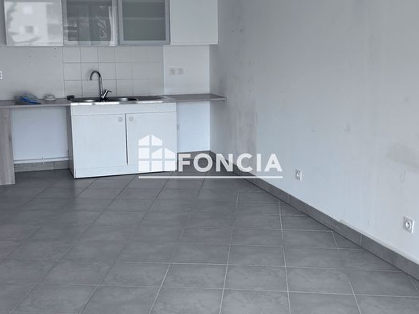 Appartement à vendre - 3 pièces - 61m2 - Cavalaire-Sur-Mer (83240)