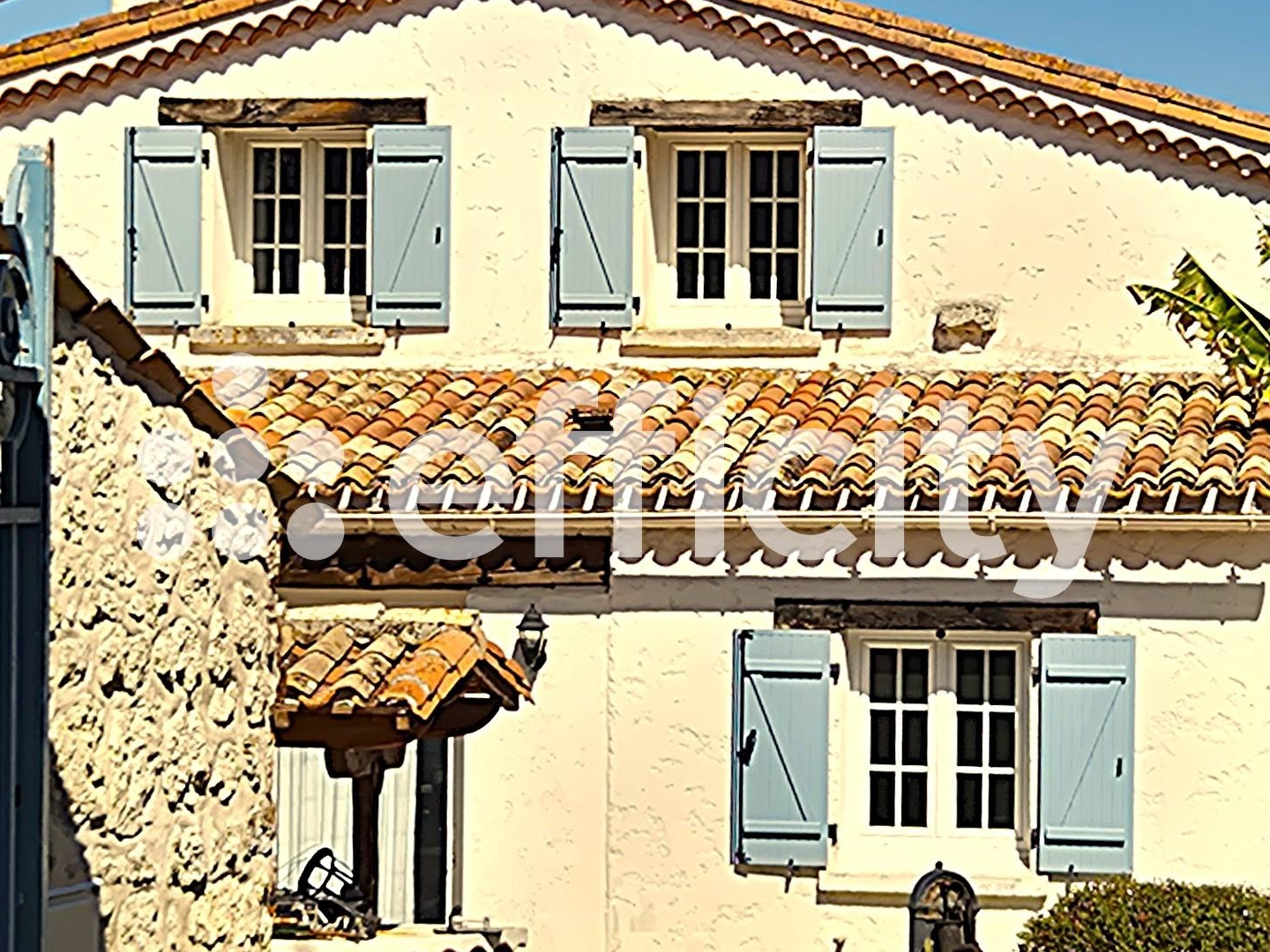 Maison à vendre - 7 pièces - 162m2 - Saint-Romain-De-B... (17600)