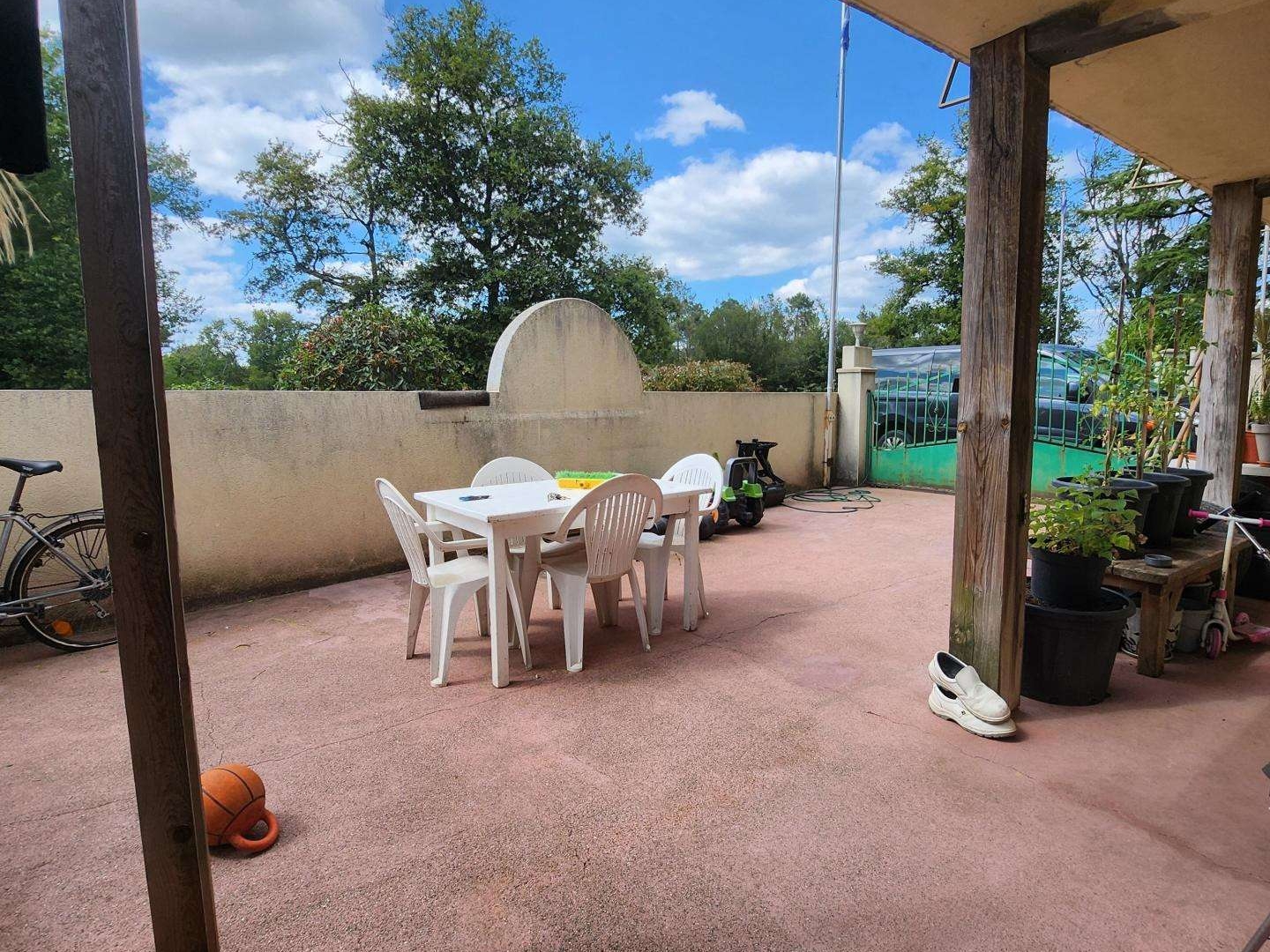 AV chalet comprenant 5 appartements à à Cazaubon