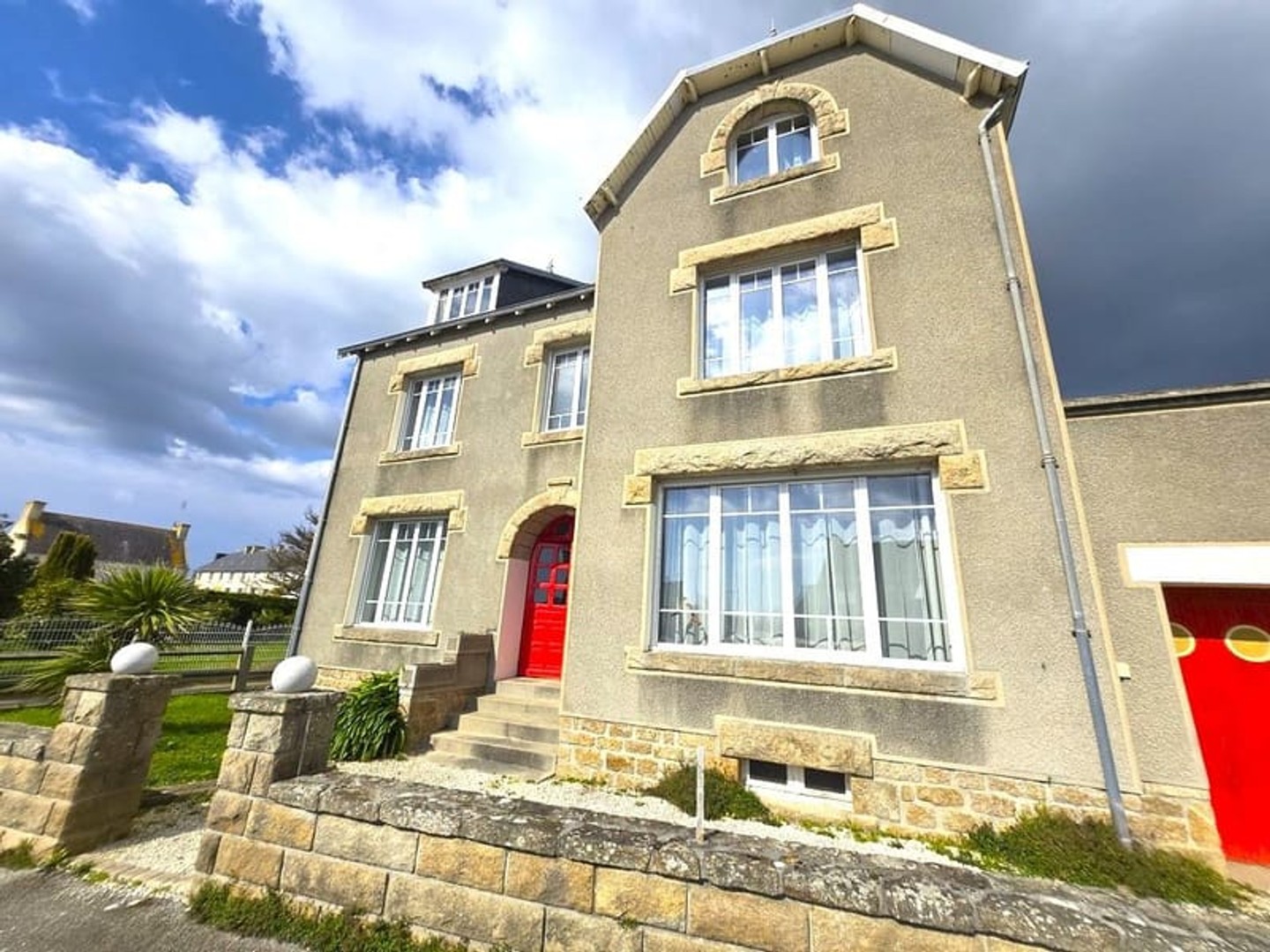 Maison 9 pièces 202 m²