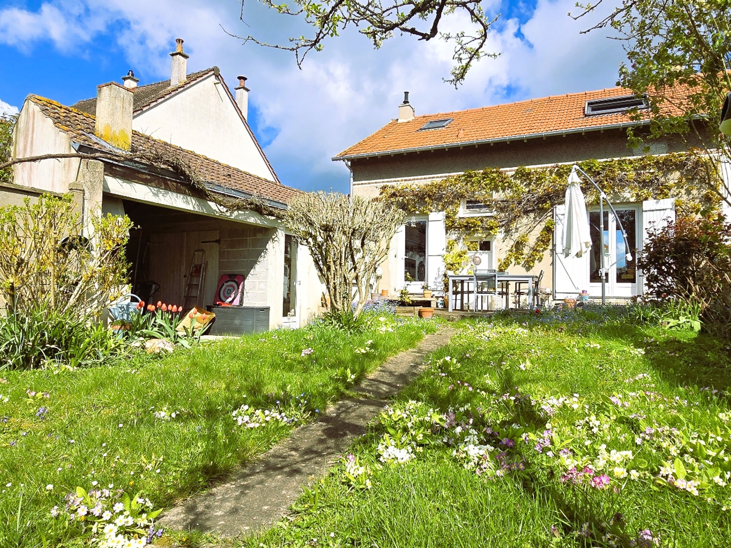 Très belle maison de ville des années 30 rénovée avec charme, centre et gare à pieds !