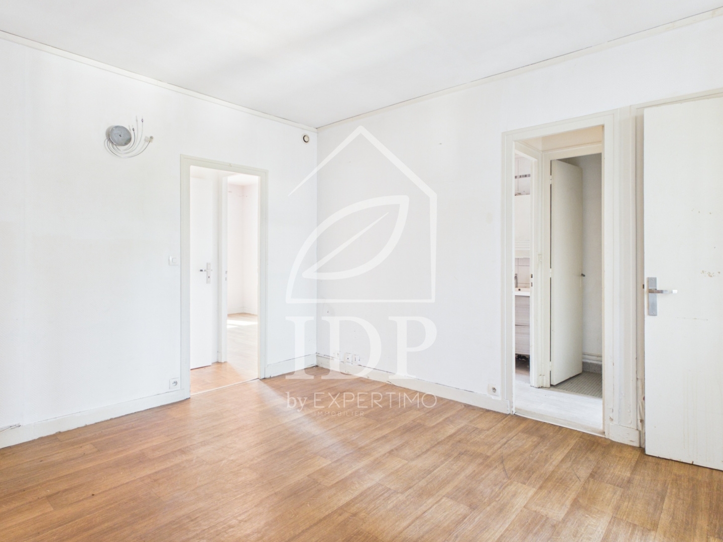 À vendre - Charmant appartement 3 pièces en immeuble meulière - 123 500 € FAI