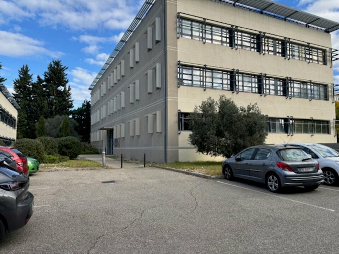 Local professionnel 208 m²