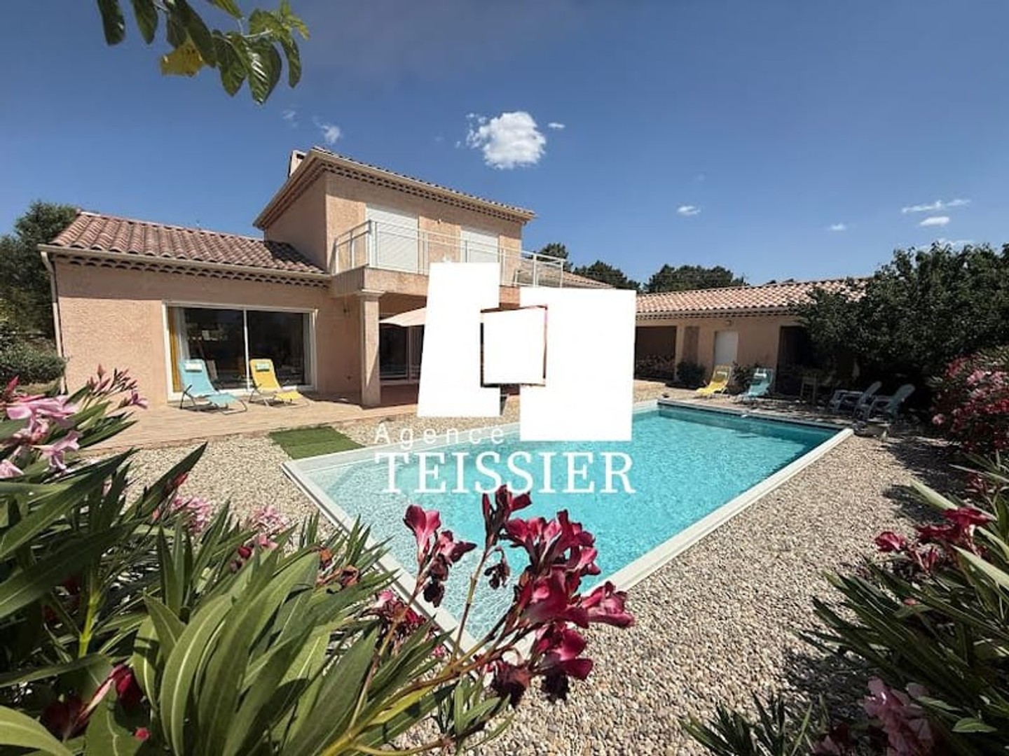 Villa 6 pièces 151 m²