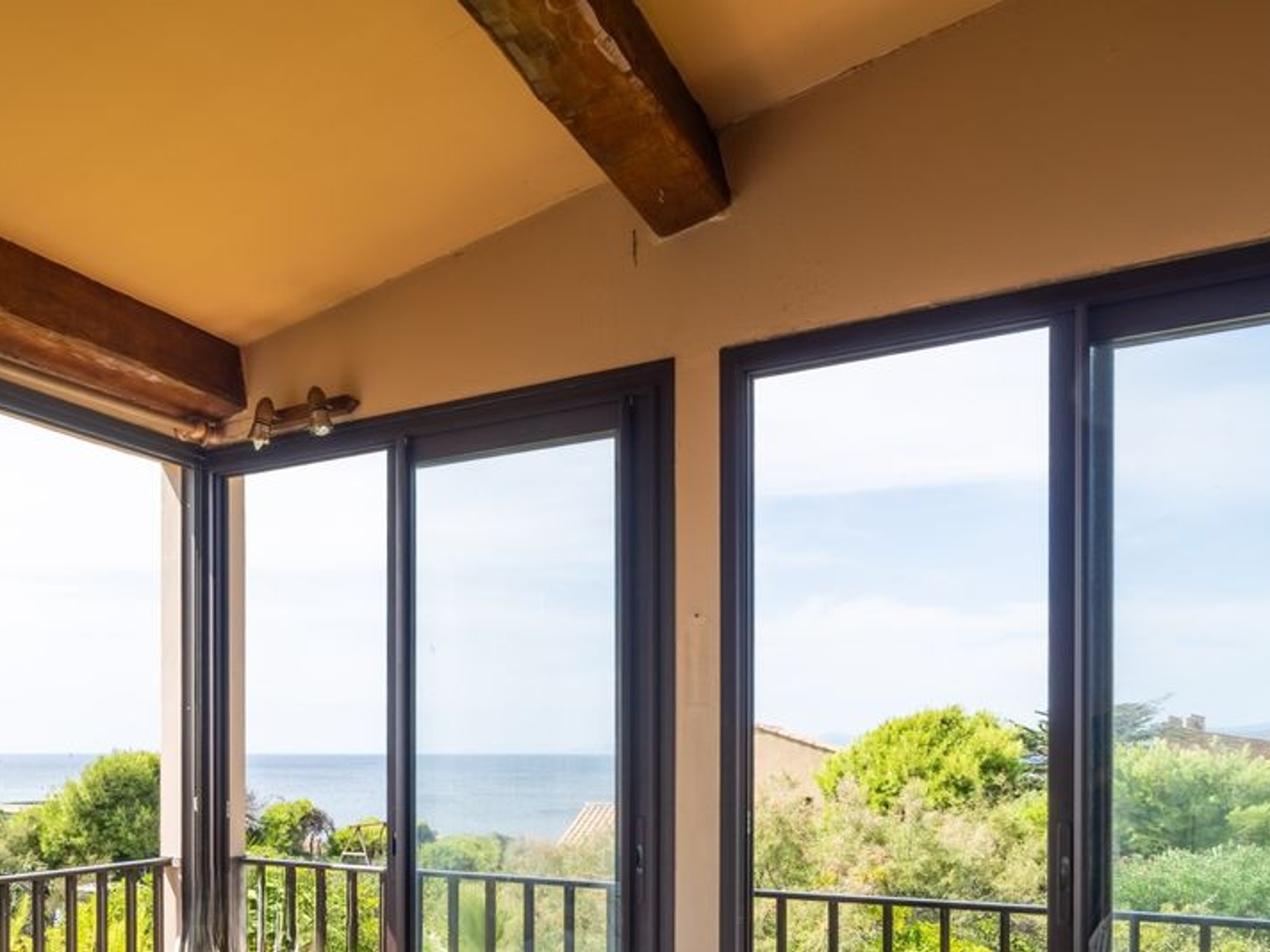 Maison à vendre - 174m2 - Six-Fours-Les-Plages (83140)