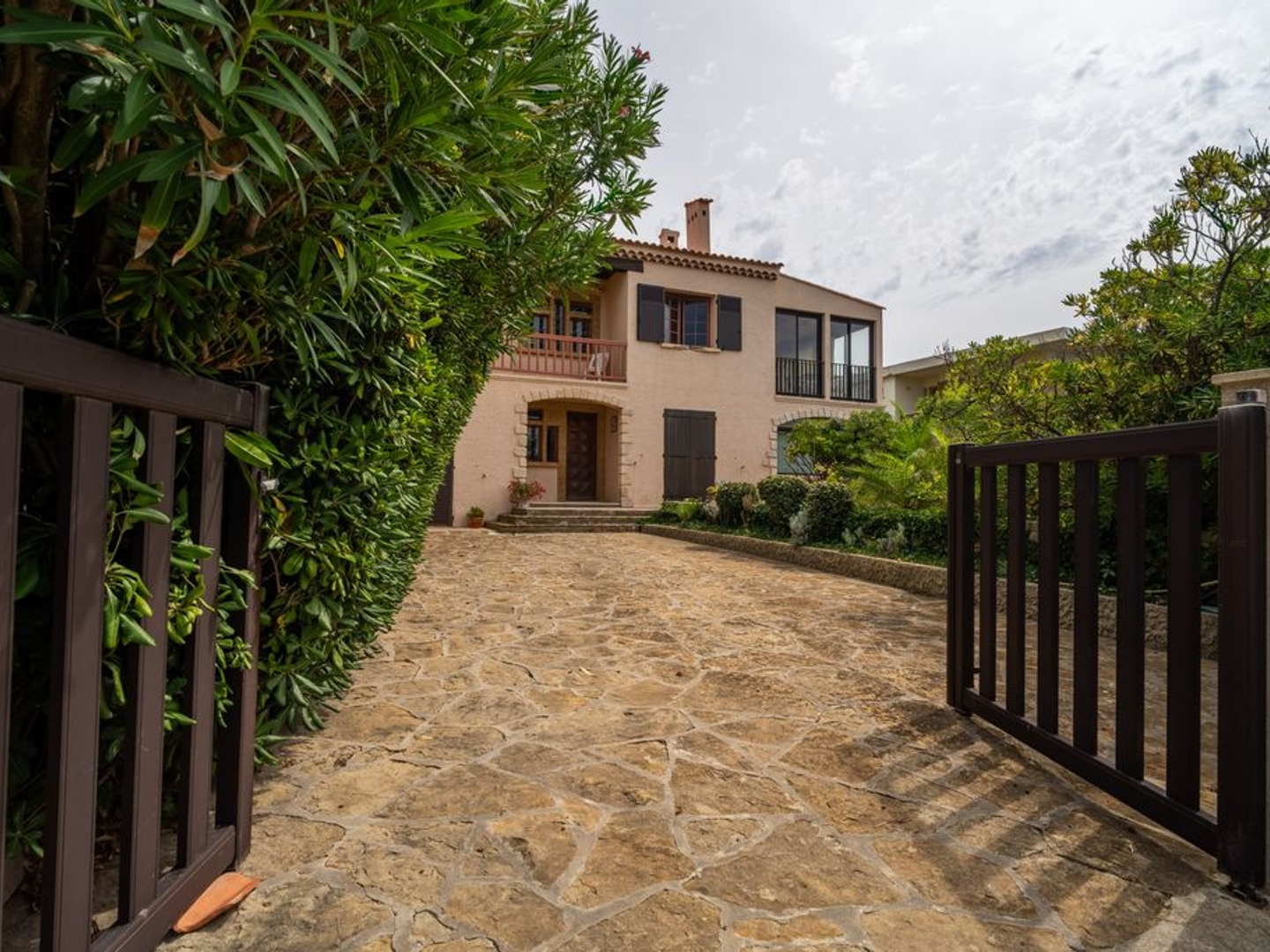 Maison à vendre - 174m2 - Six-Fours-Les-Plages (83140)