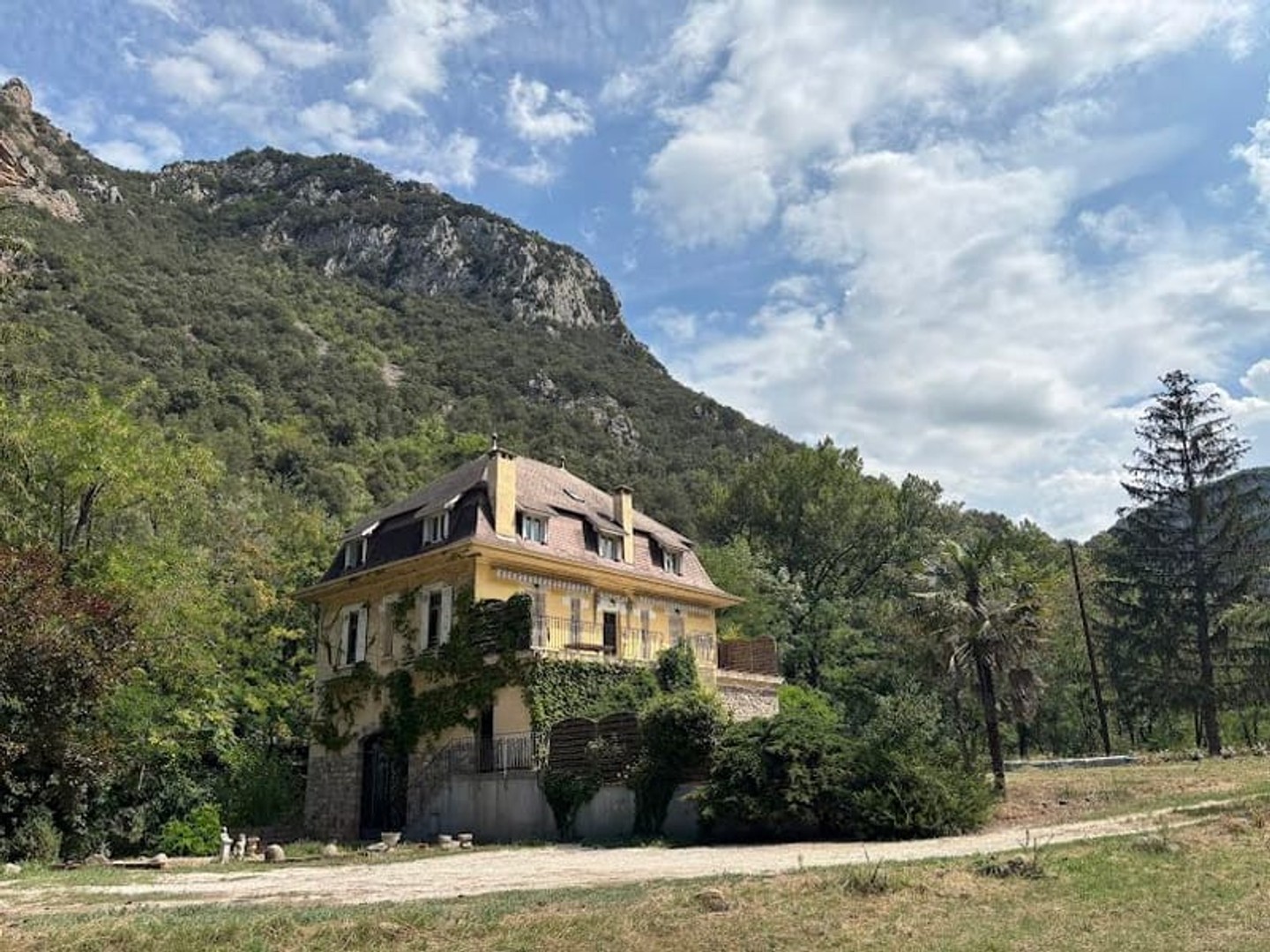 Maison 350 m²