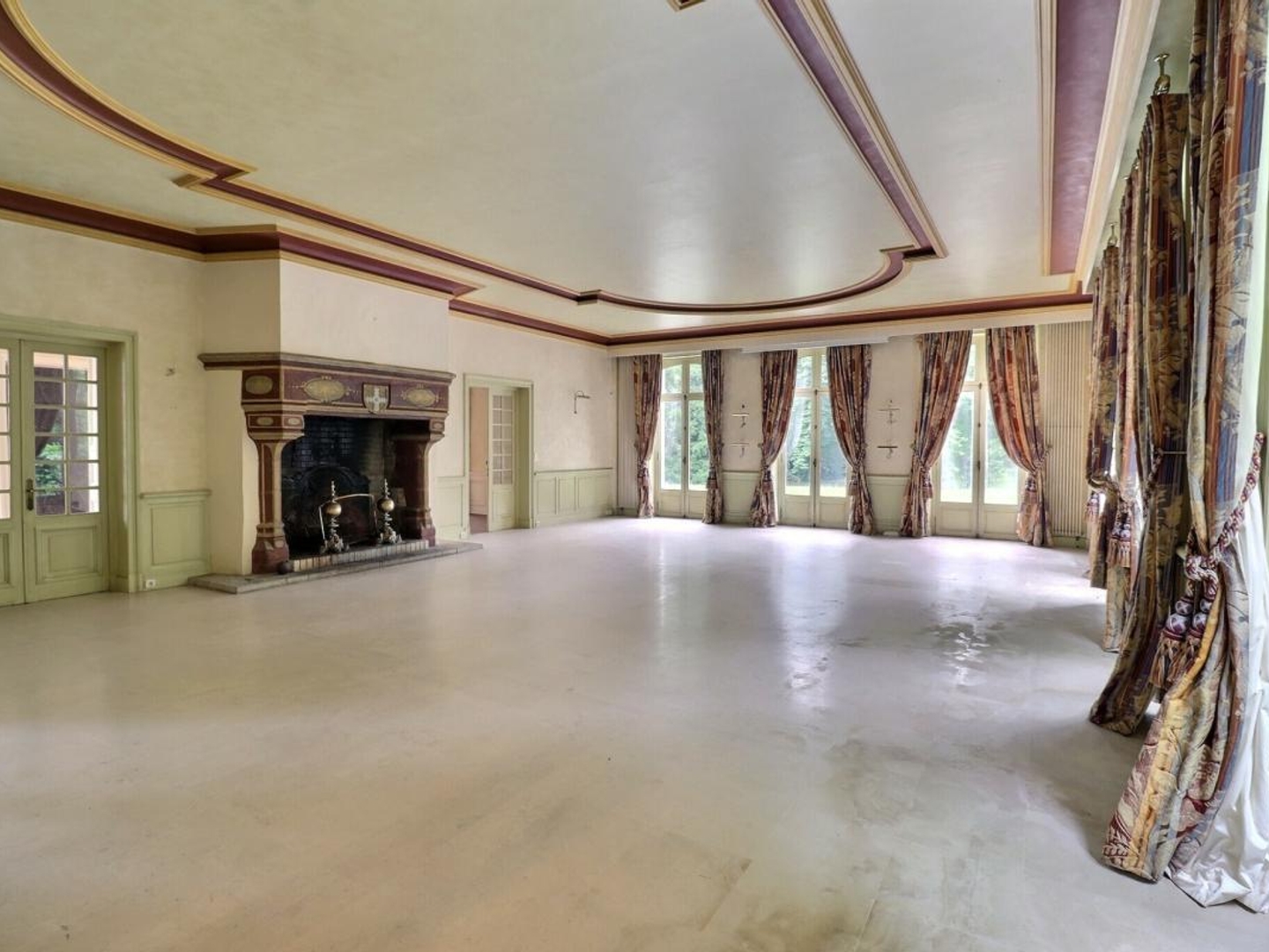 Magasin à vendre - 23 pièces - 613m2 - La Chapelle-Sur-E... (44240)