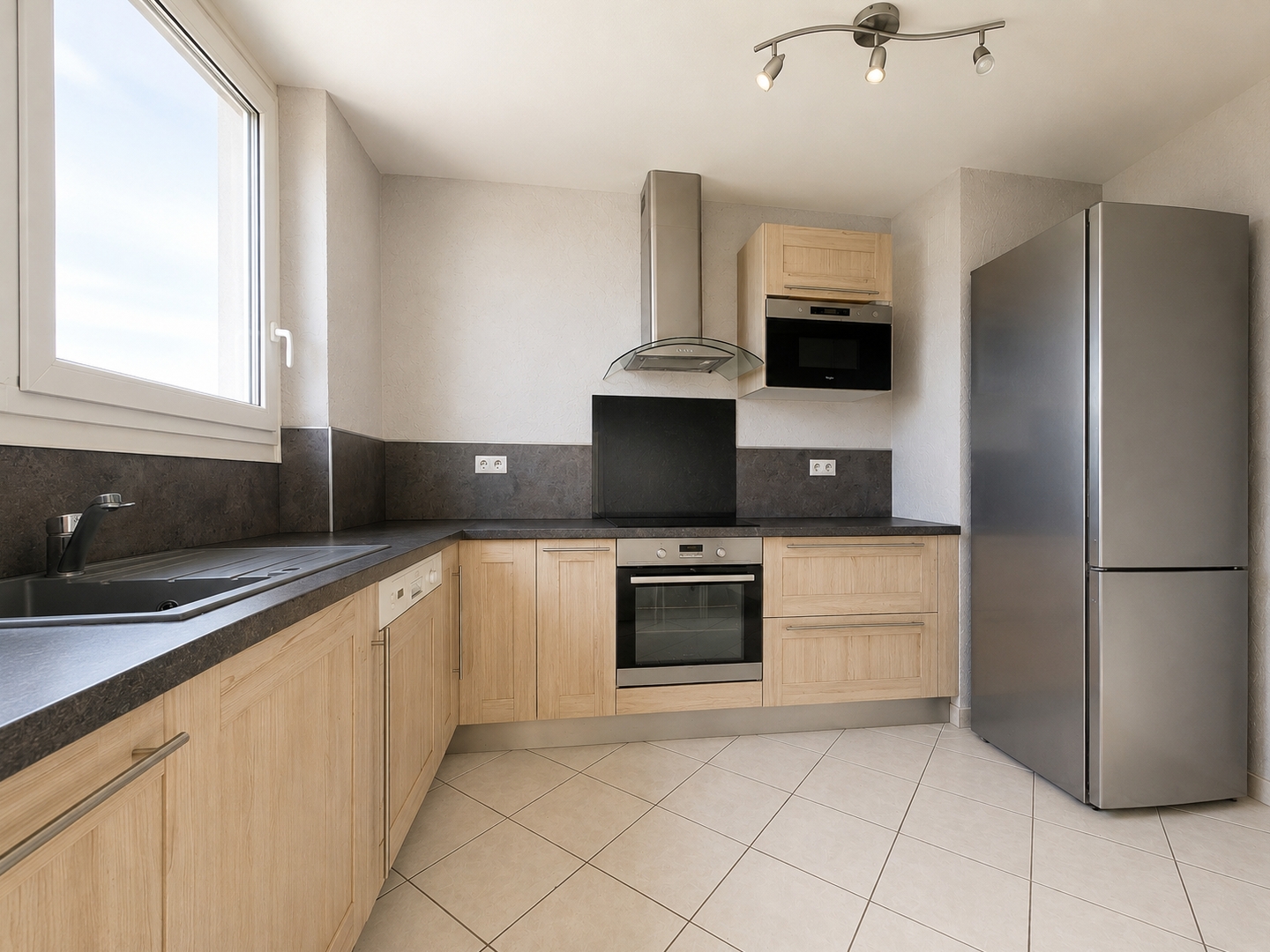 Appartement à vendre - 4 pièces - 73m2 - Marignane (13700)