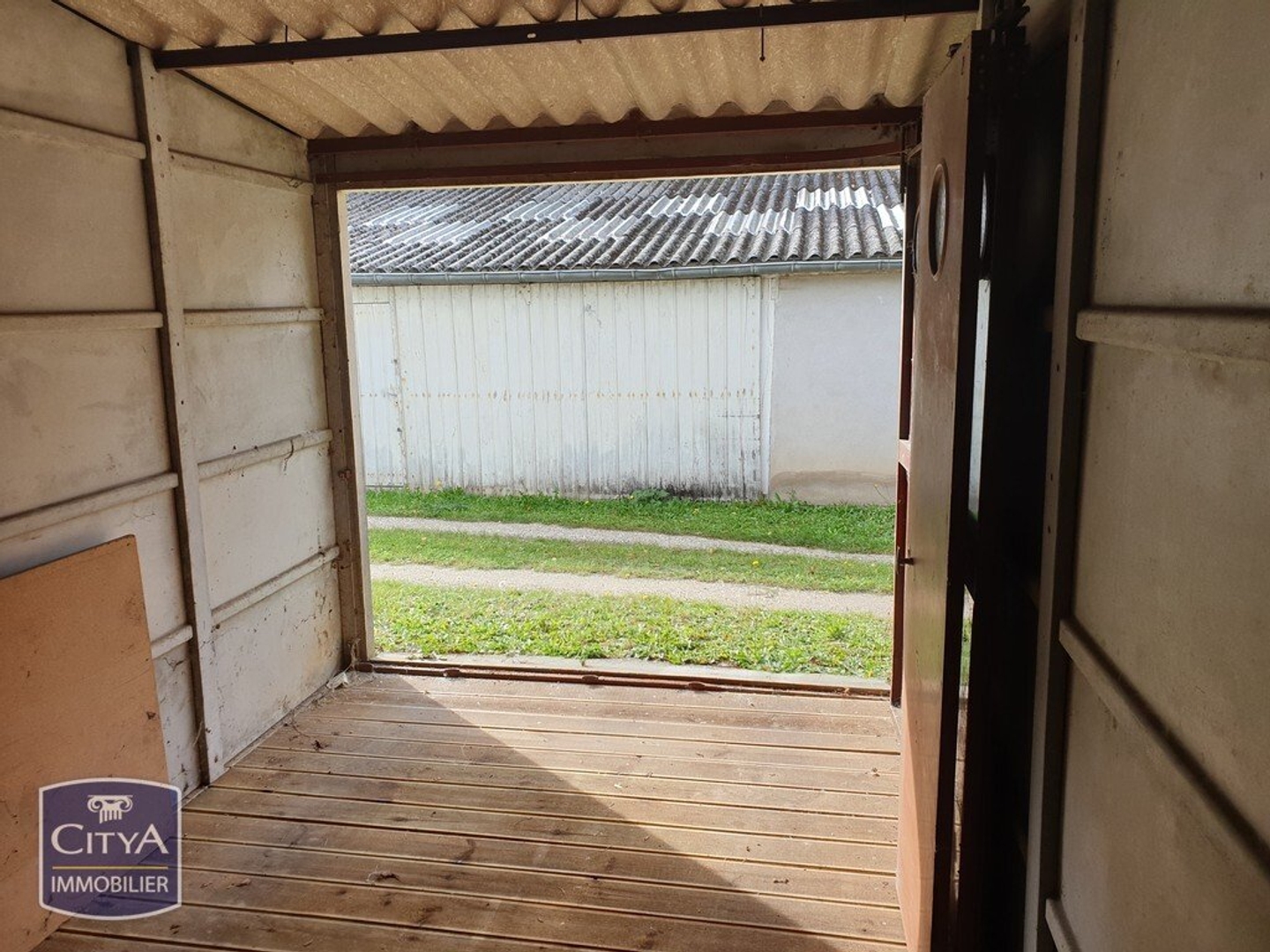 Parking / garage / box à vendre - 9m2 - Laval (53000)