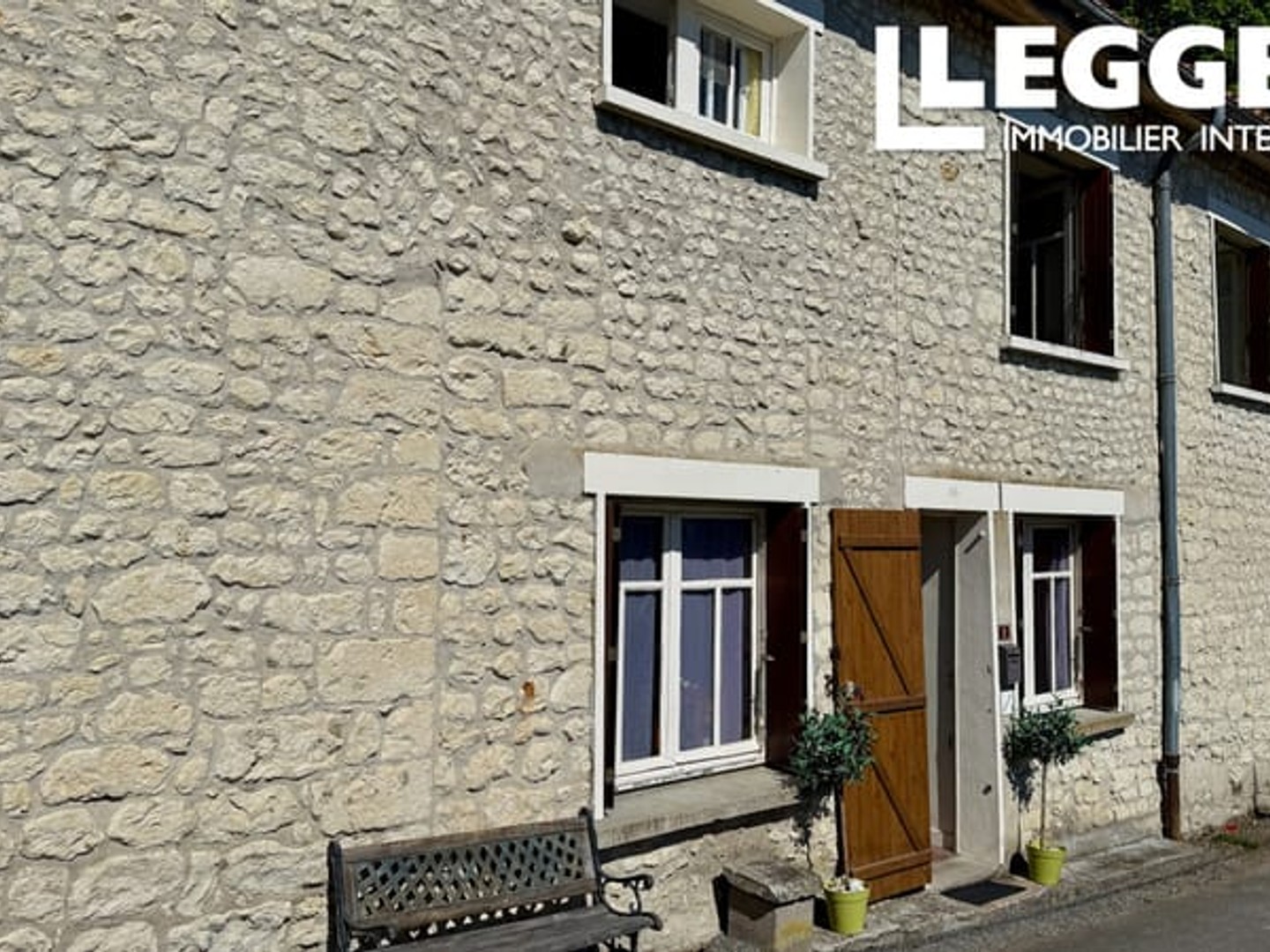 Maison de campagne avec 3 chambres, dépendances et terrasse - proche Salles-Lavalette