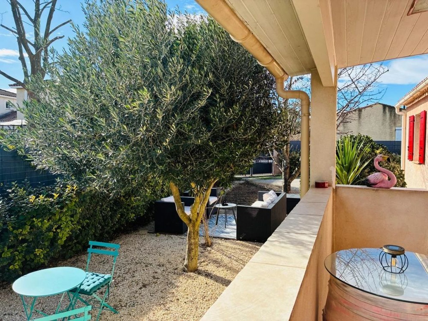 Villa familiale 3 chambres, bureau, rénovée avec jardin et jacuz