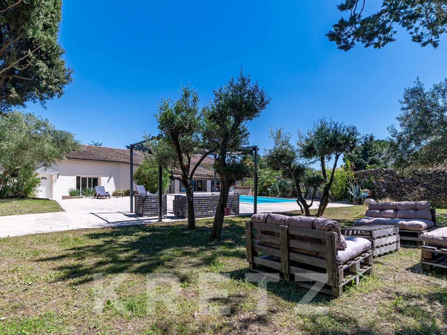 Maison à vendre - 7 pièces - 200m2 - Nîmes (30900)