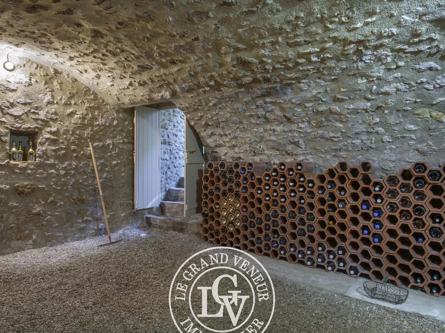 4 MIN DE BARBIZON | À PERTHES-EN-GÂTINAIS | AUTHENTIQUE PROPRIÉTÉ TRADITIONNELLE RÉNOVÉE DE 5 CHAMBRES ET DÉPENDANCE- PISCINE- JARDIN CLOS ET PAYSAGER