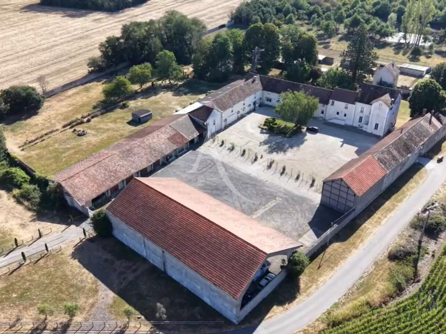 A VENDRE ! Domaine de réception avec activité | Murs et fonds de commerce | Saint-Pierre-du-Perray (91)