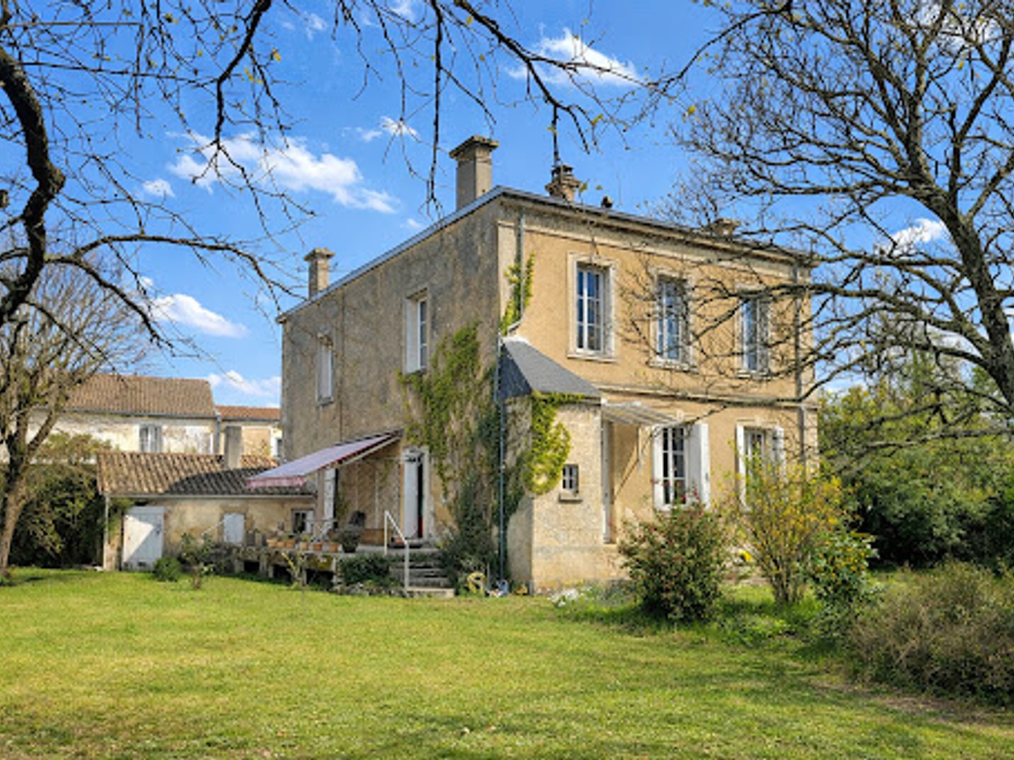 Maison à vendre - 8 pièces - 231m2 - Cérons (33720)