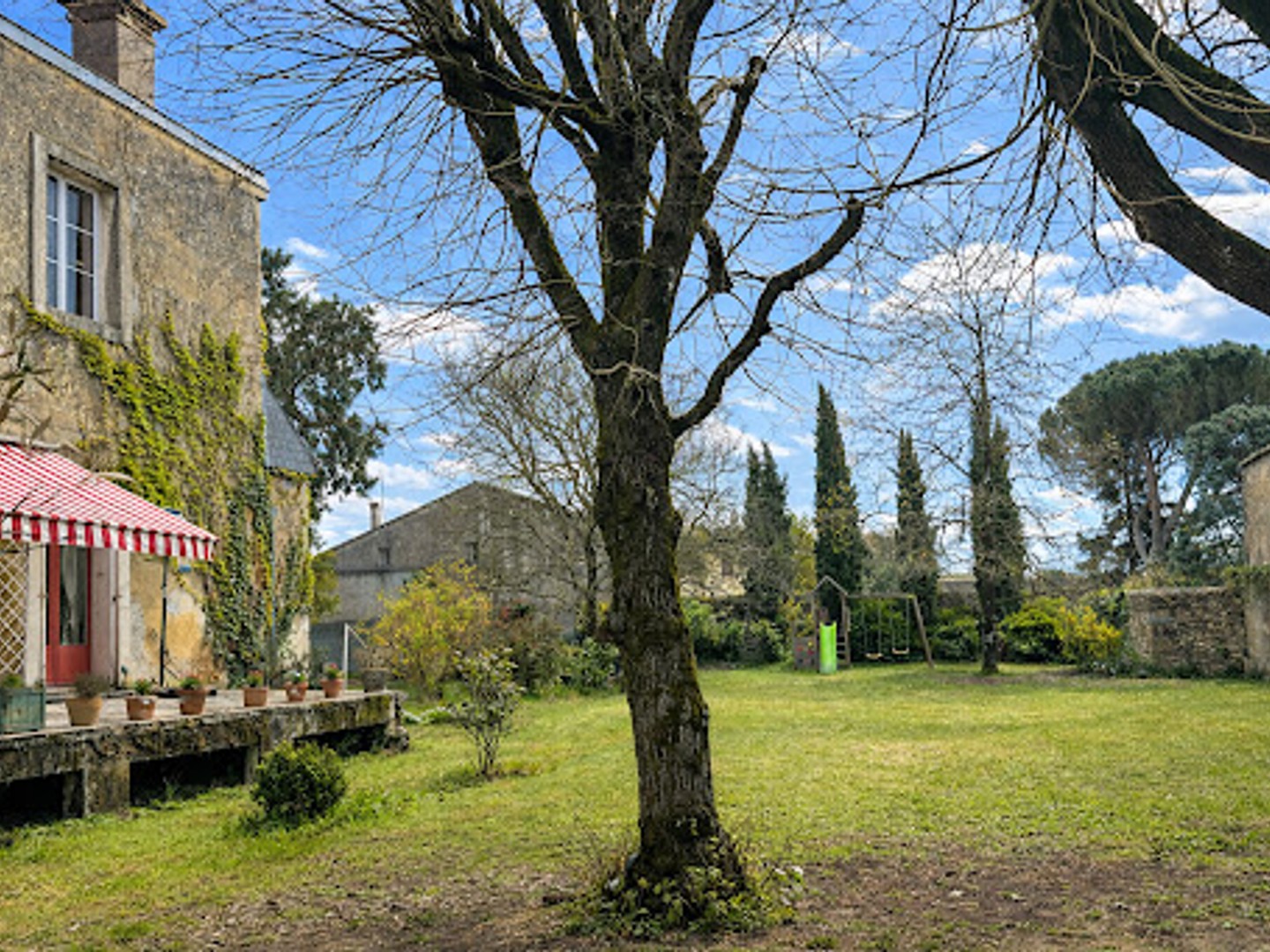 Maison à vendre - 8 pièces - 231m2 - Cérons (33720)