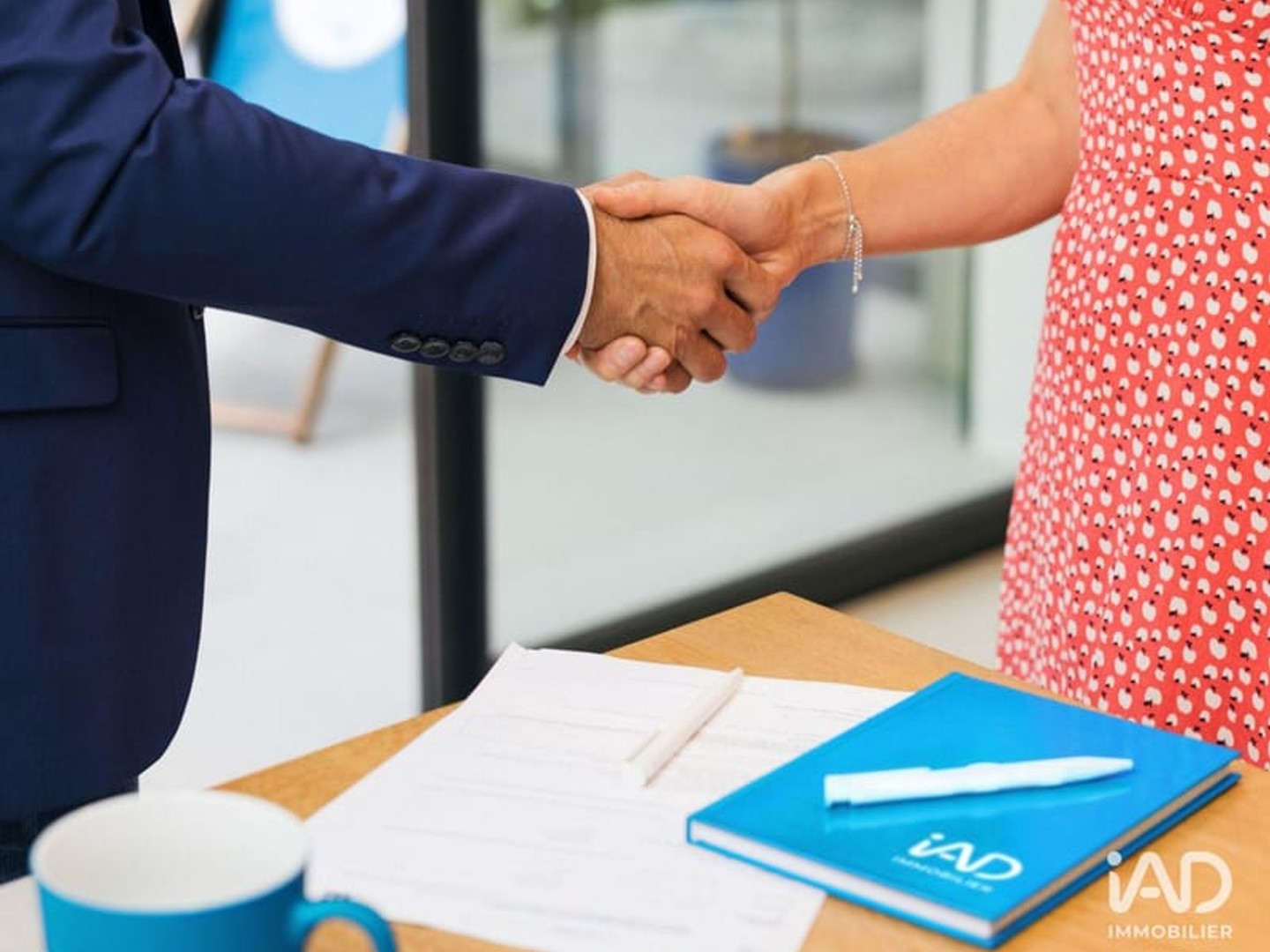 Immeuble commercial 1273 m²