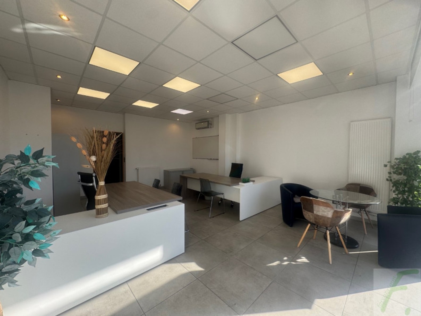 Local commercial 6 pièces 71 m²