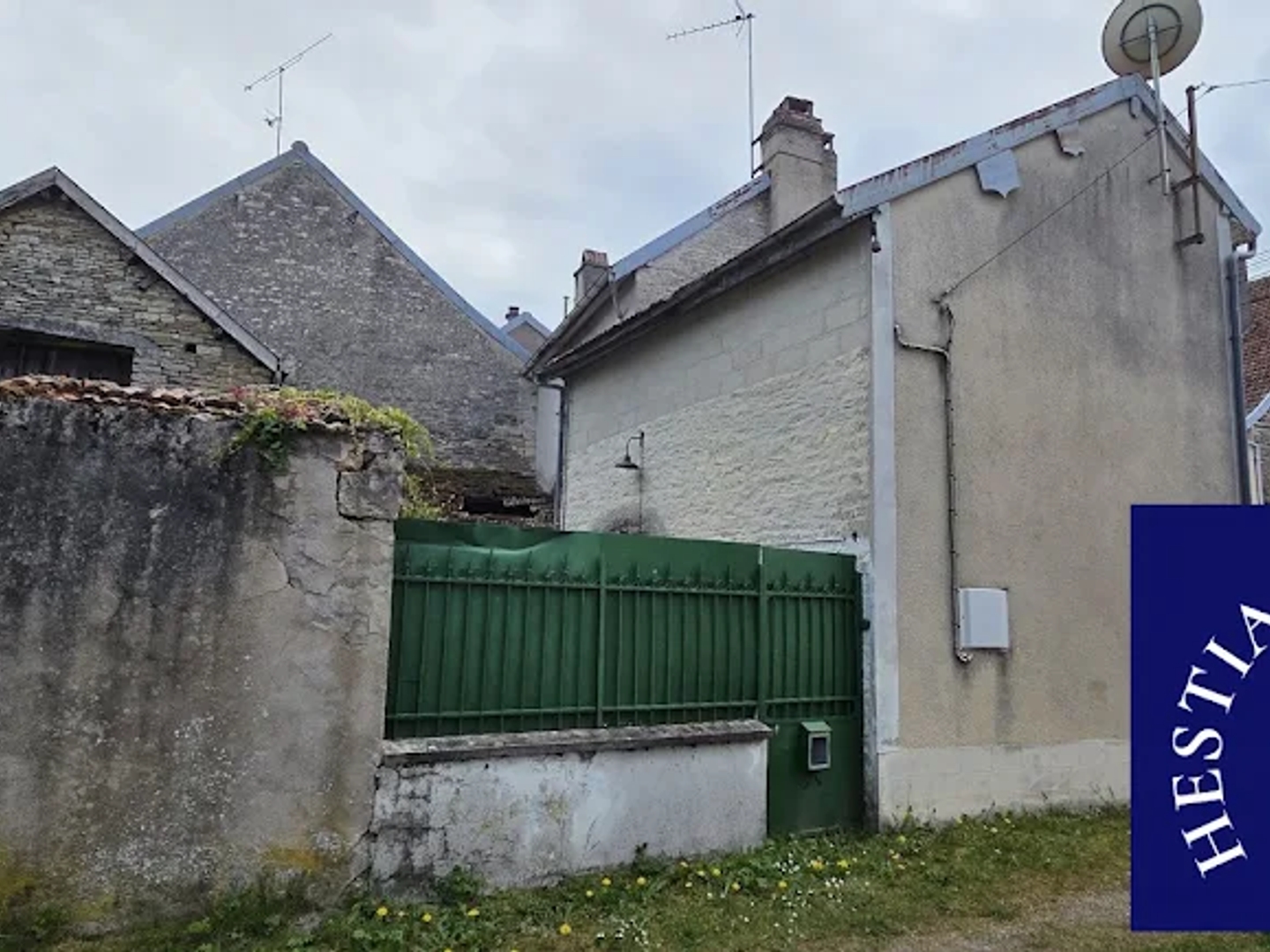Maison à vendre - 2 pièces - 80m2 - Montigny-Sur-Aube (21520)