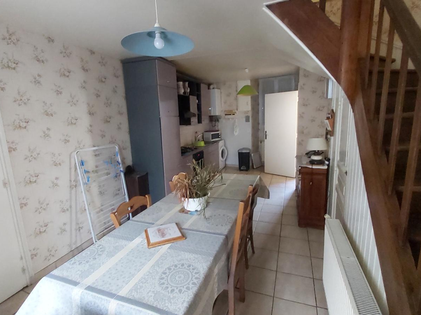 Maison à vendre - 5 pièces - 77m2 - Piégut-Pluviers (24360)