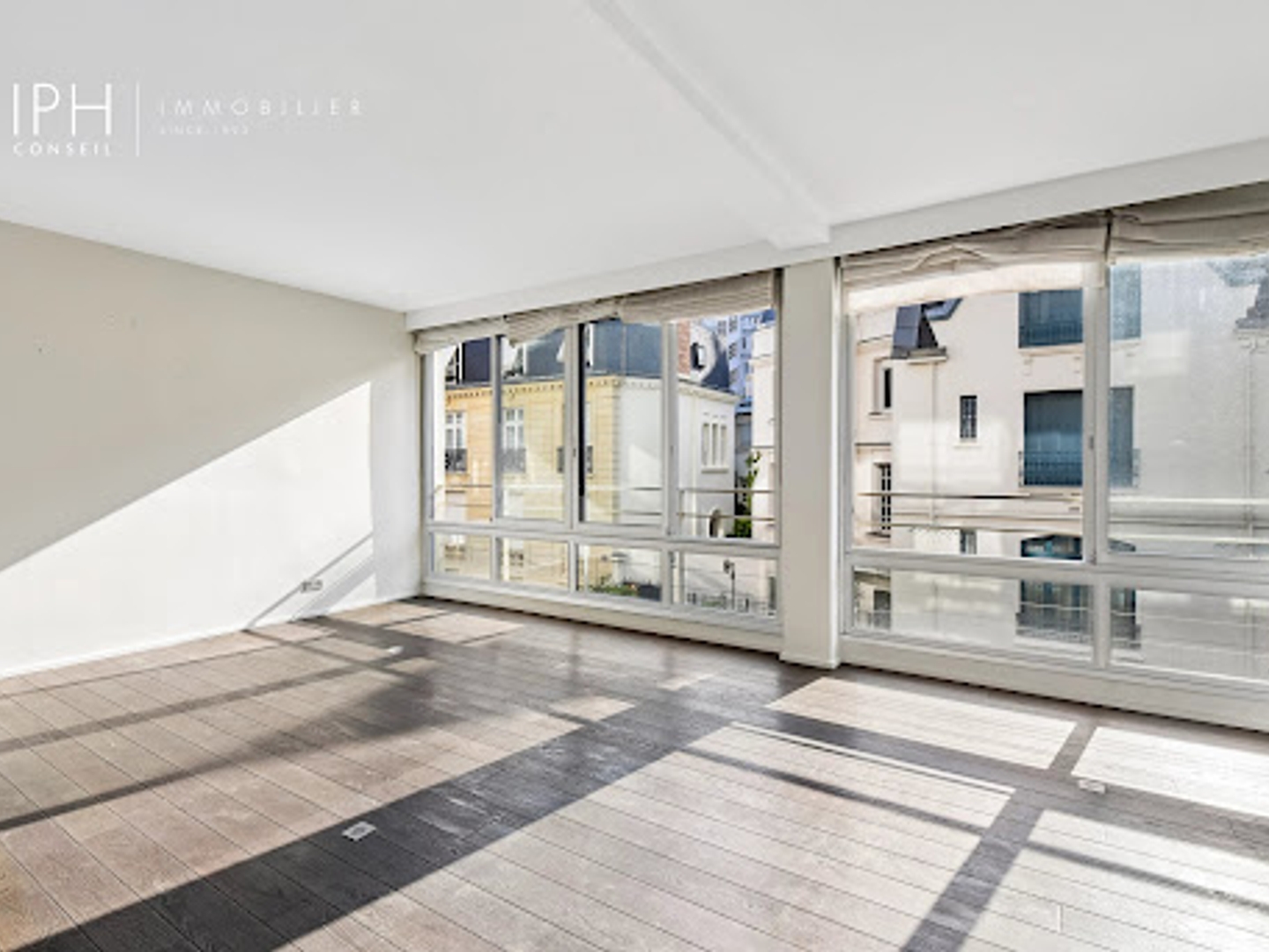 Appartement à vendre - 4 pièces - 101m2 - Paris 16e (75016)