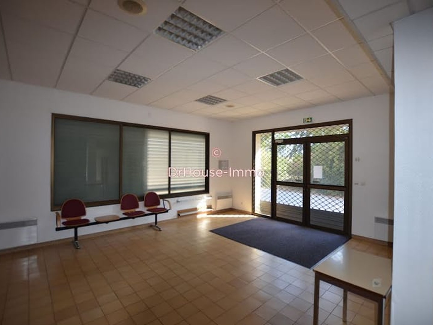 Local 15 pièces 508 m²