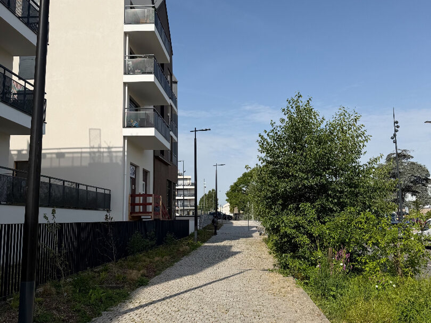Locaux à vendre - 1 pièce - 134m2 - Noisy-Le-Grand (93160)