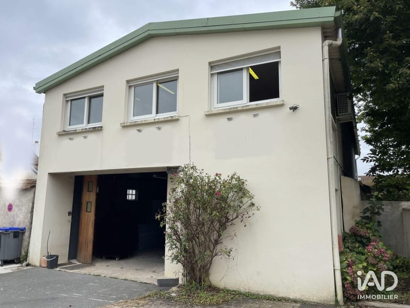 Immeuble commercial 460 m²