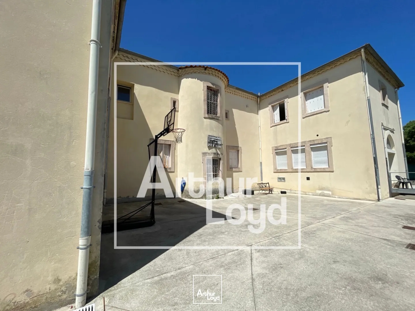 Bureaux à vendre - 465m2 - Saint-Mathieu-De-... (34270)