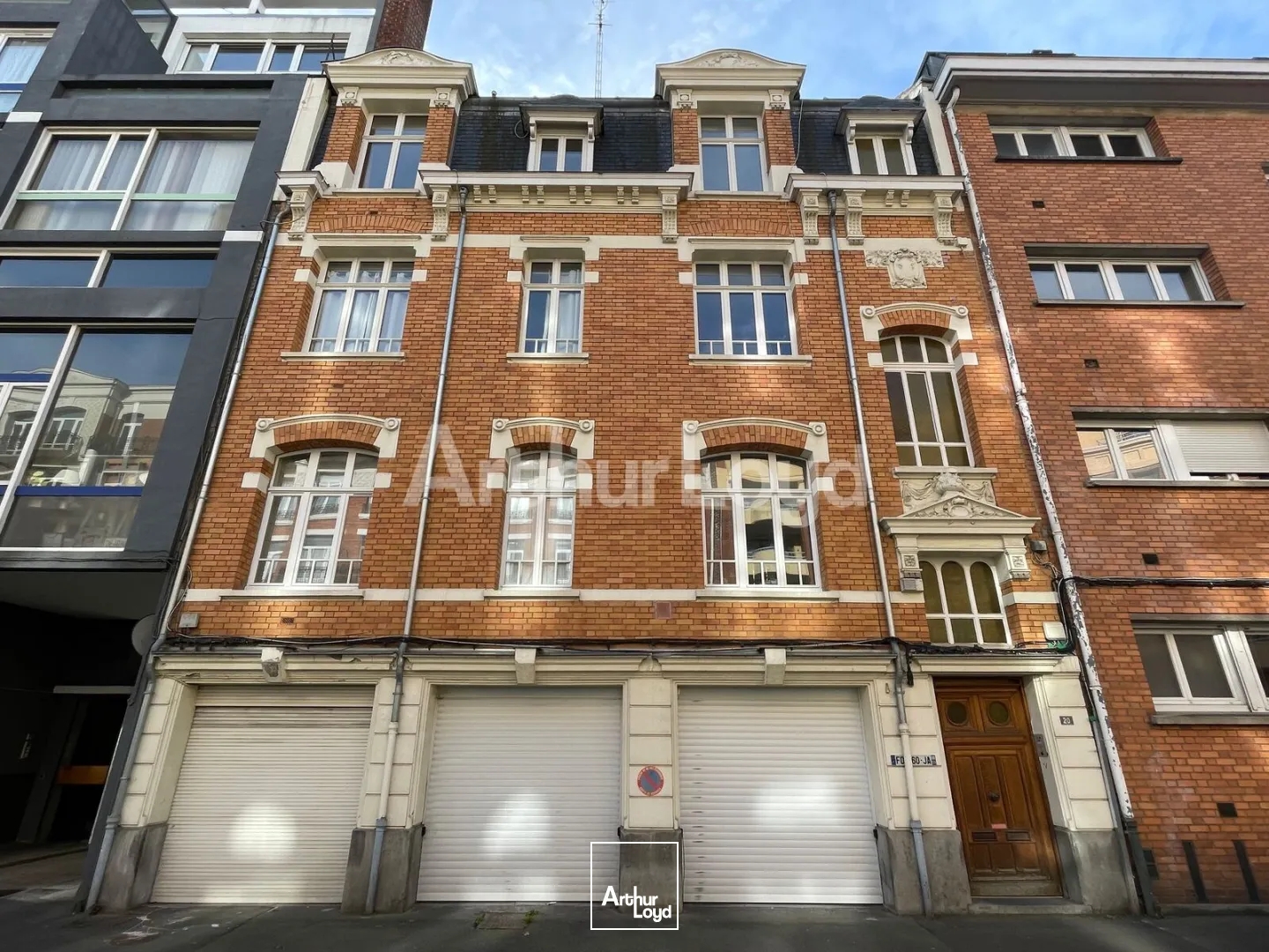 Bureaux neufs à vendre à La Madeleine : 102 m² avec jardin privatif de 129 m²
