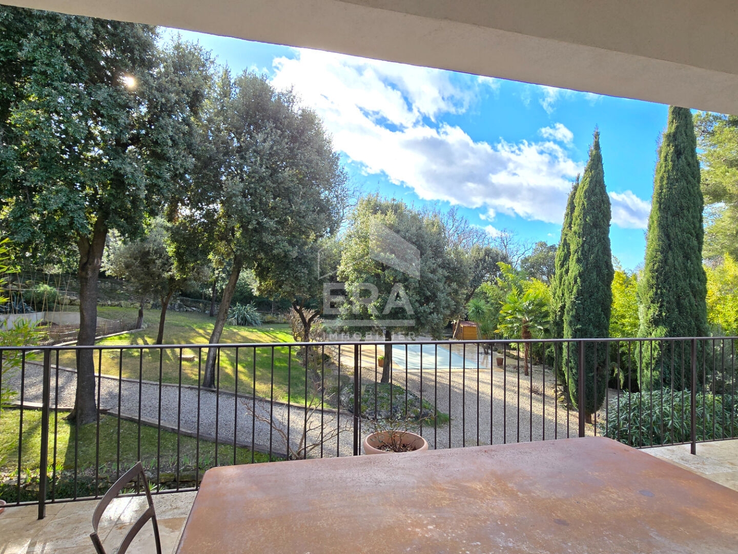 Maison à vendre - 8 pièces - 230m2 - Vernègues (13116)