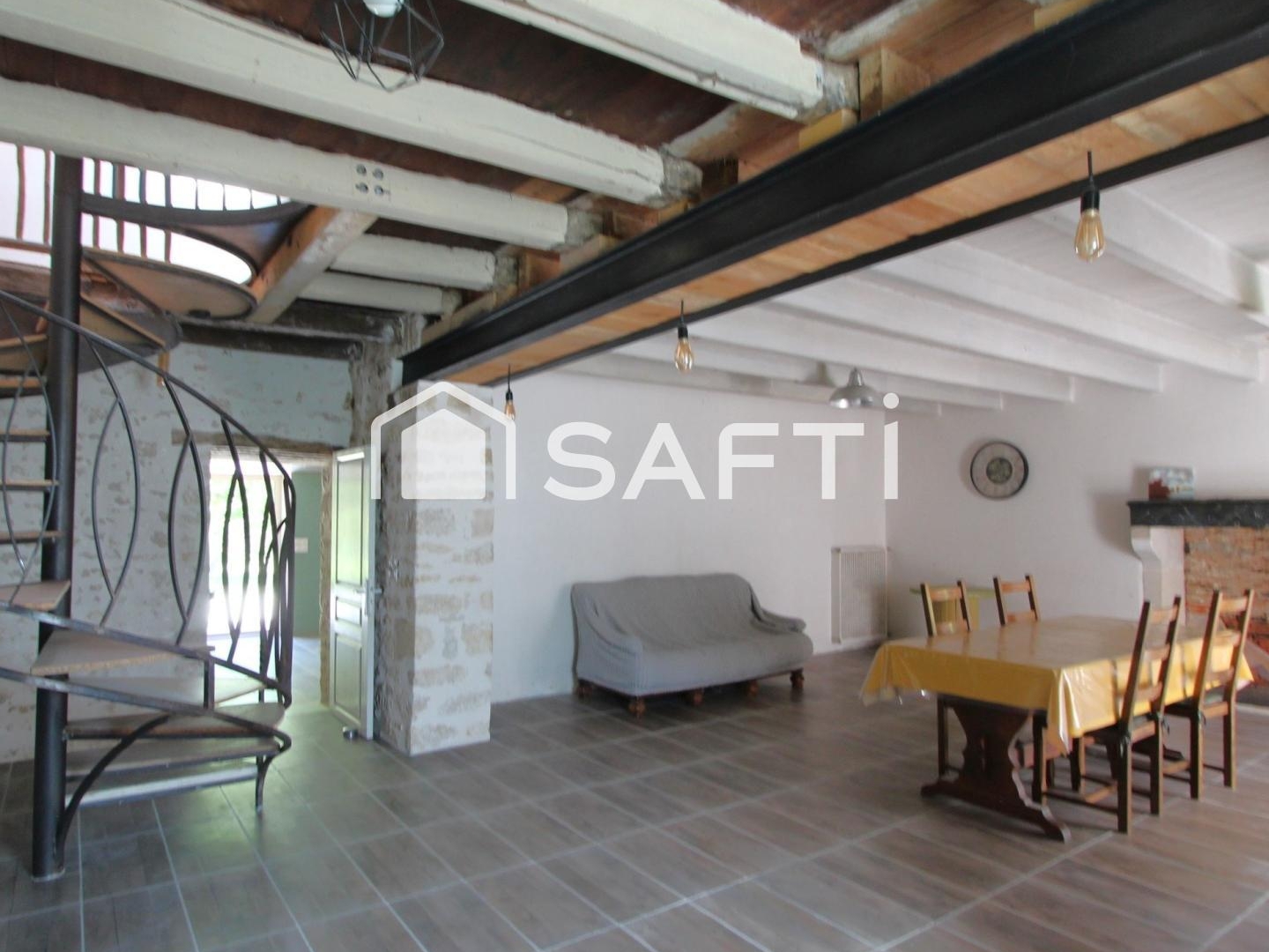 Maison à vendre - 5 pièces - 186m2 - Rives-Du-Fougerais (85410)