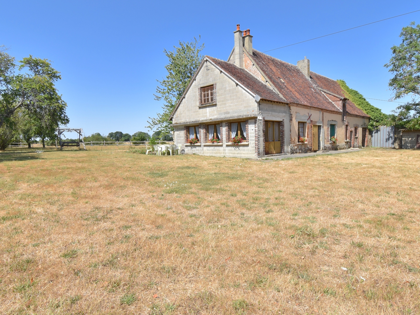 FERME À RÉNOVER