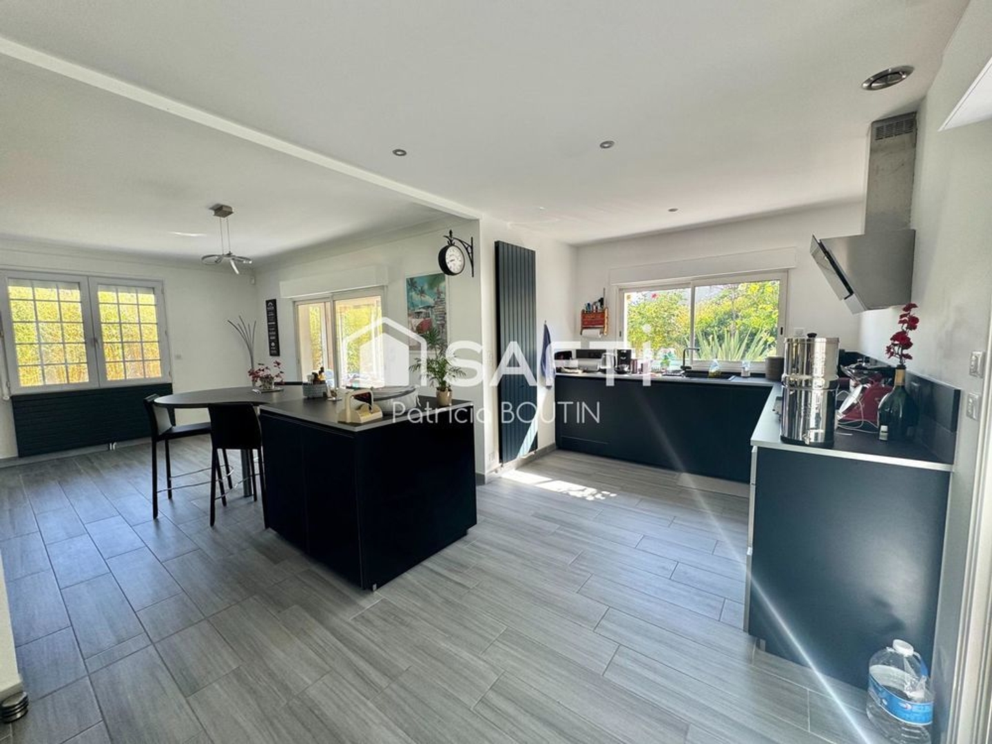 Bureaux à vendre - 8 pièces - 182m2 - Benet (85490)