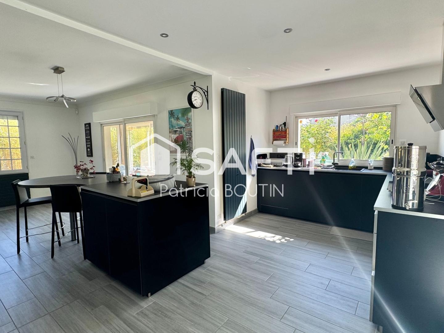 Bureaux à vendre - 8 pièces - 182m2 - Benet (85490)