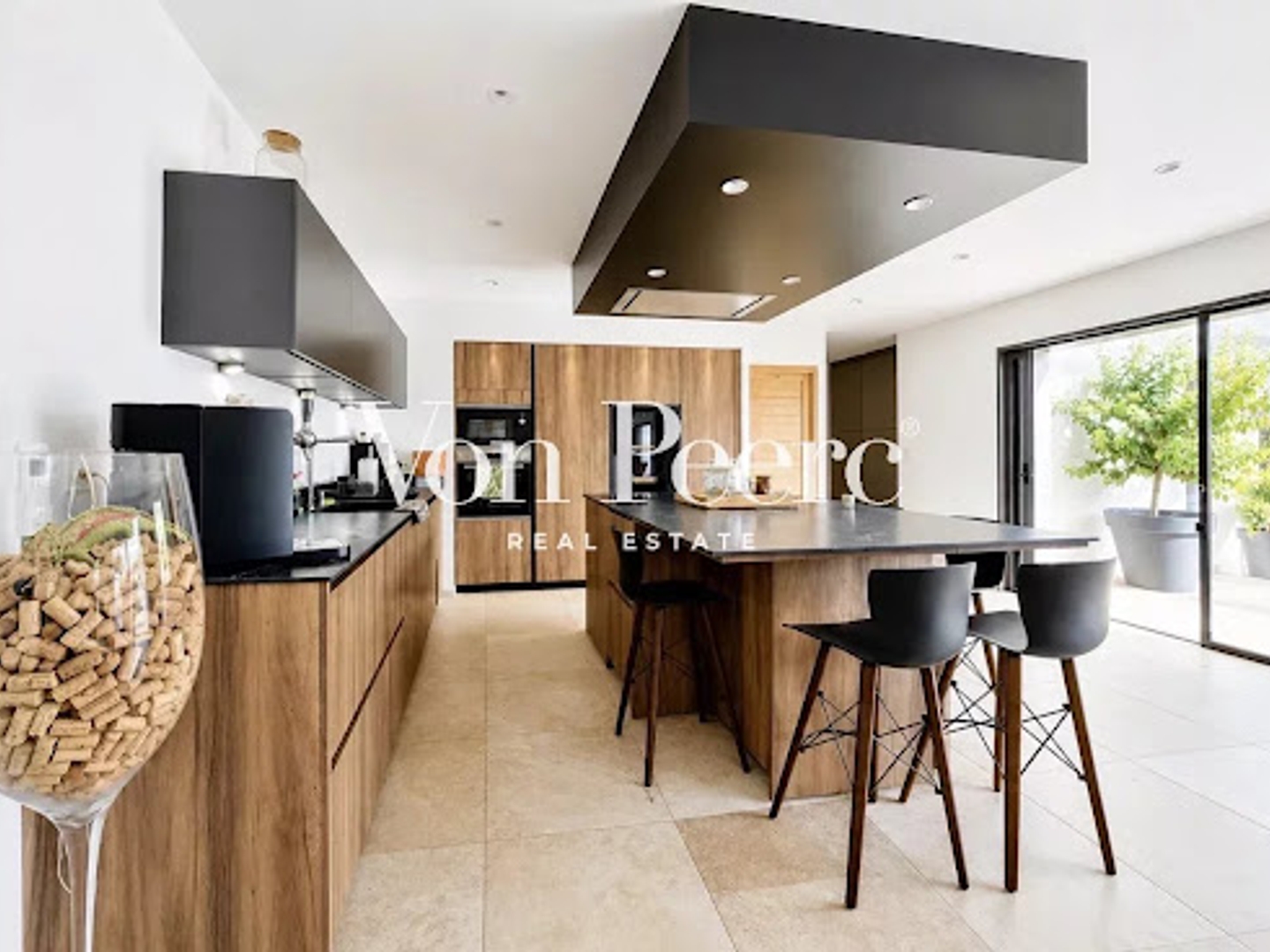 Maison 8 pièces 245 m²