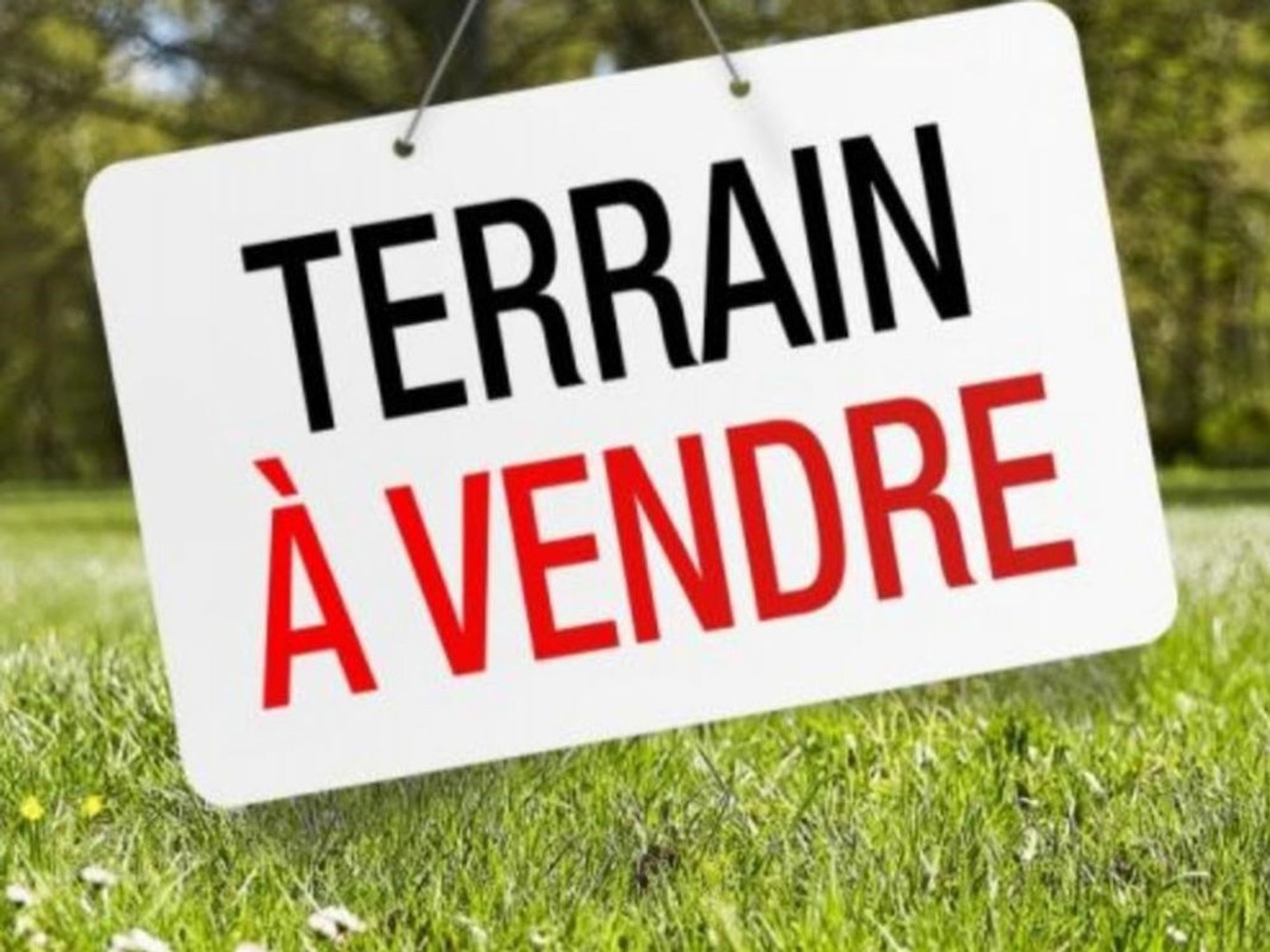TERRAIN A BATIR - environ 280 m2 - MONTMORENCY