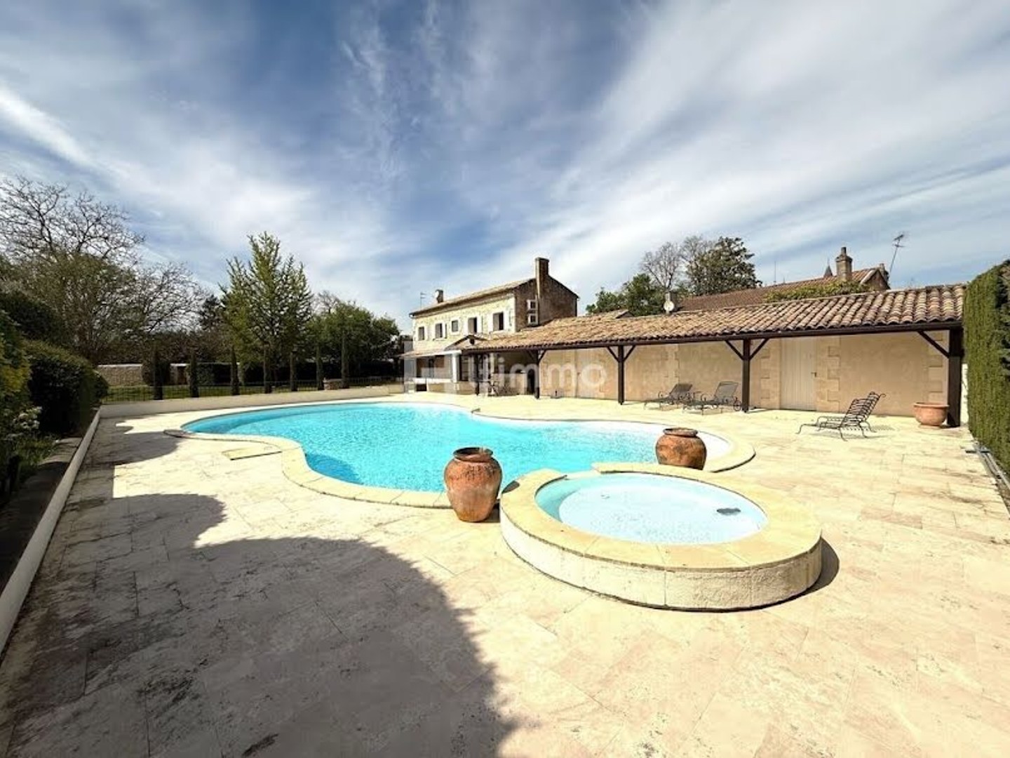 Maison 9 pièces 306 m²