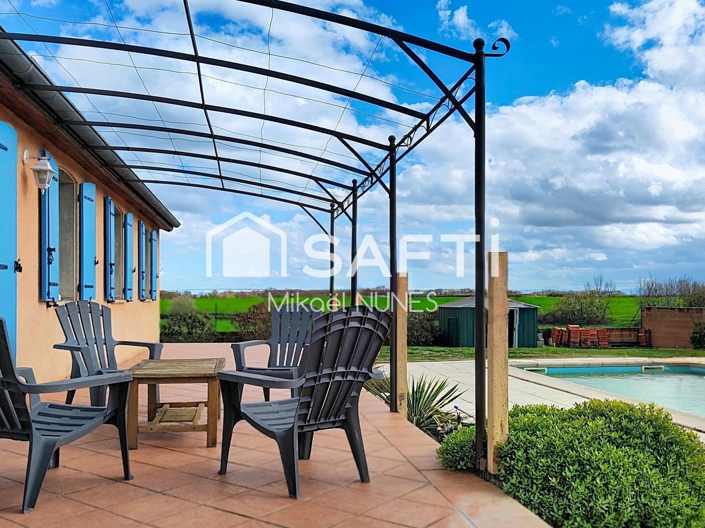 SAINT-LYS - Maison T5 de 123 m² -Piscine- 4 chambres.