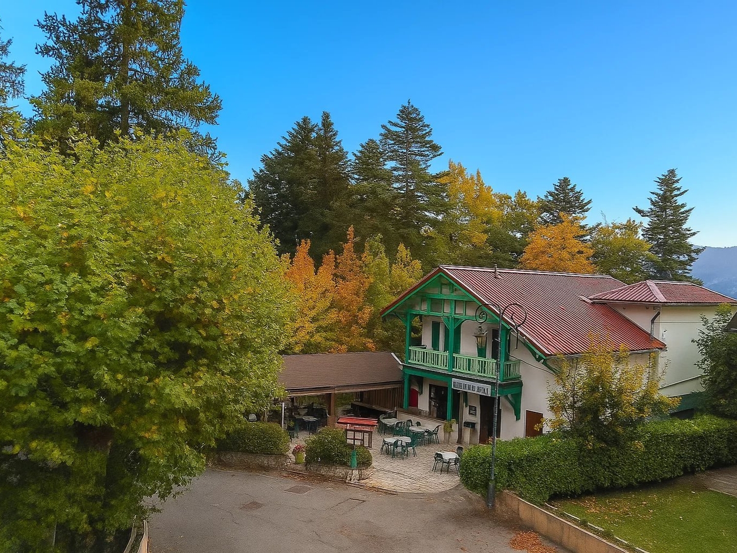THORENC : Idéale maison & table d'hôtes au coeur du village