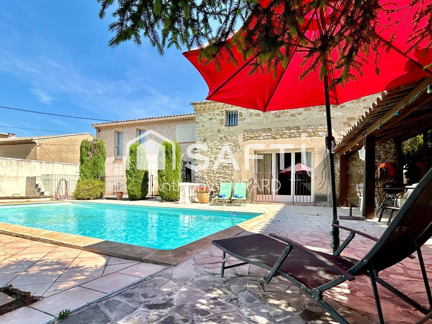 Mas en pierre 320€m² avec piscine, gîte et vue sur vignobles
