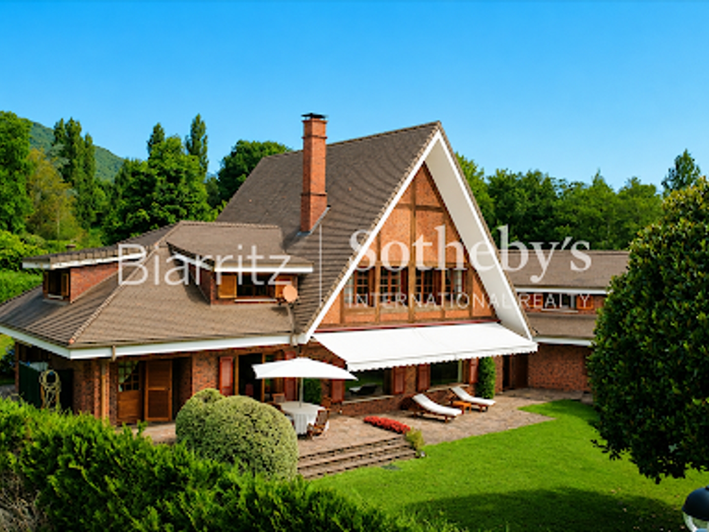 Maison 5 pièces 516 m²